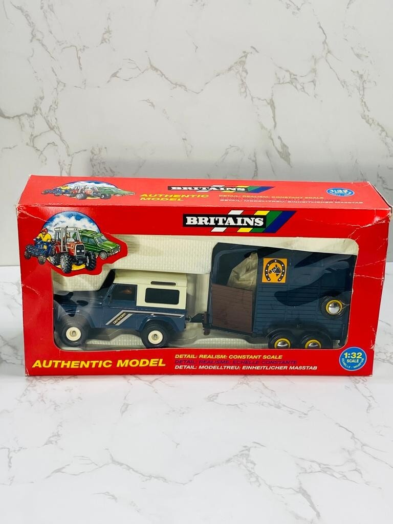 Britains Land Rover And Double Horse box With Horse New Boxed 9650 Rare Britains Land Rover And Double Horse box With Horse New Boxed 9650 Rare