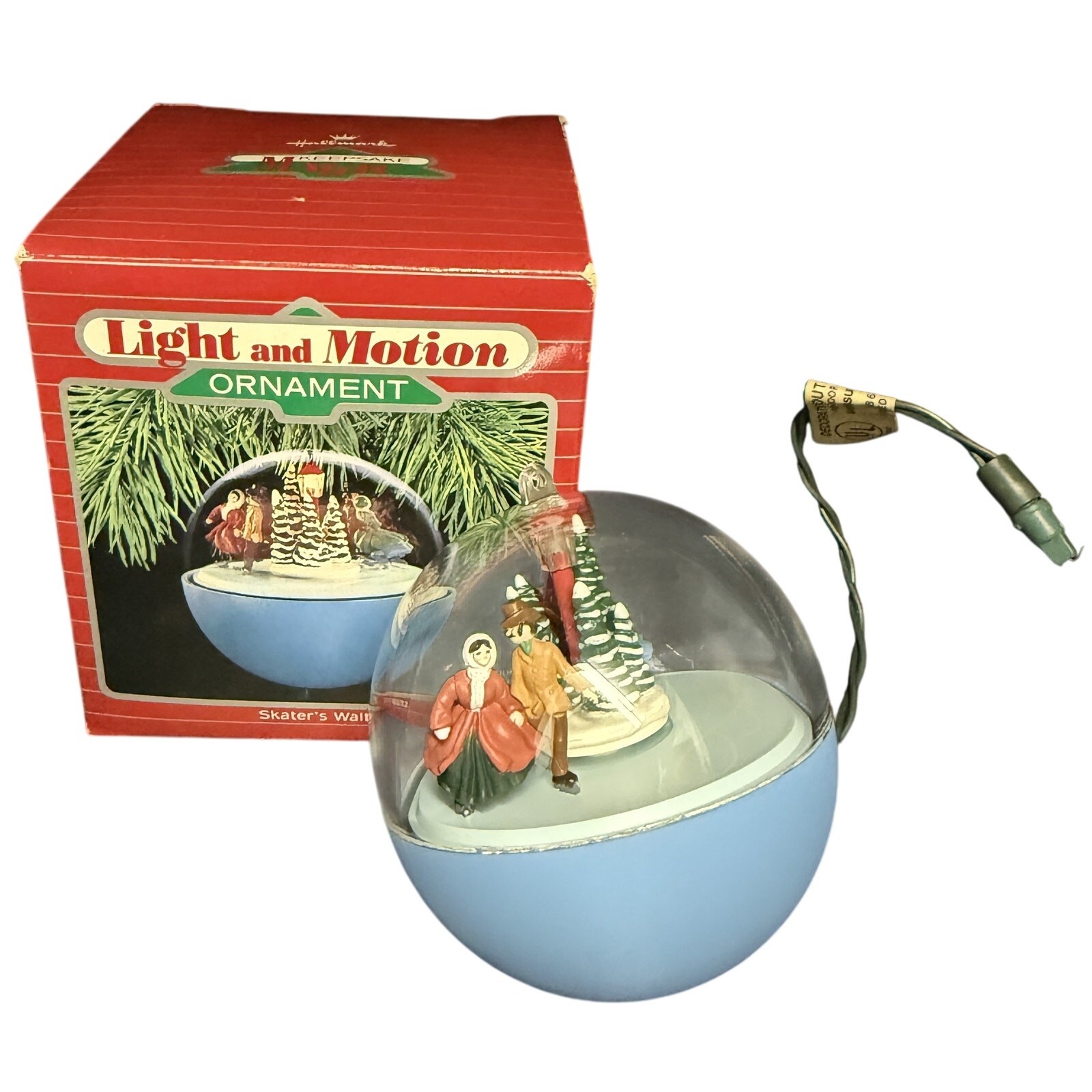 🎄 VTG 1988 Hallmark Skater’s Waltz Magic Light Motion Ornament Box Xmas Decor