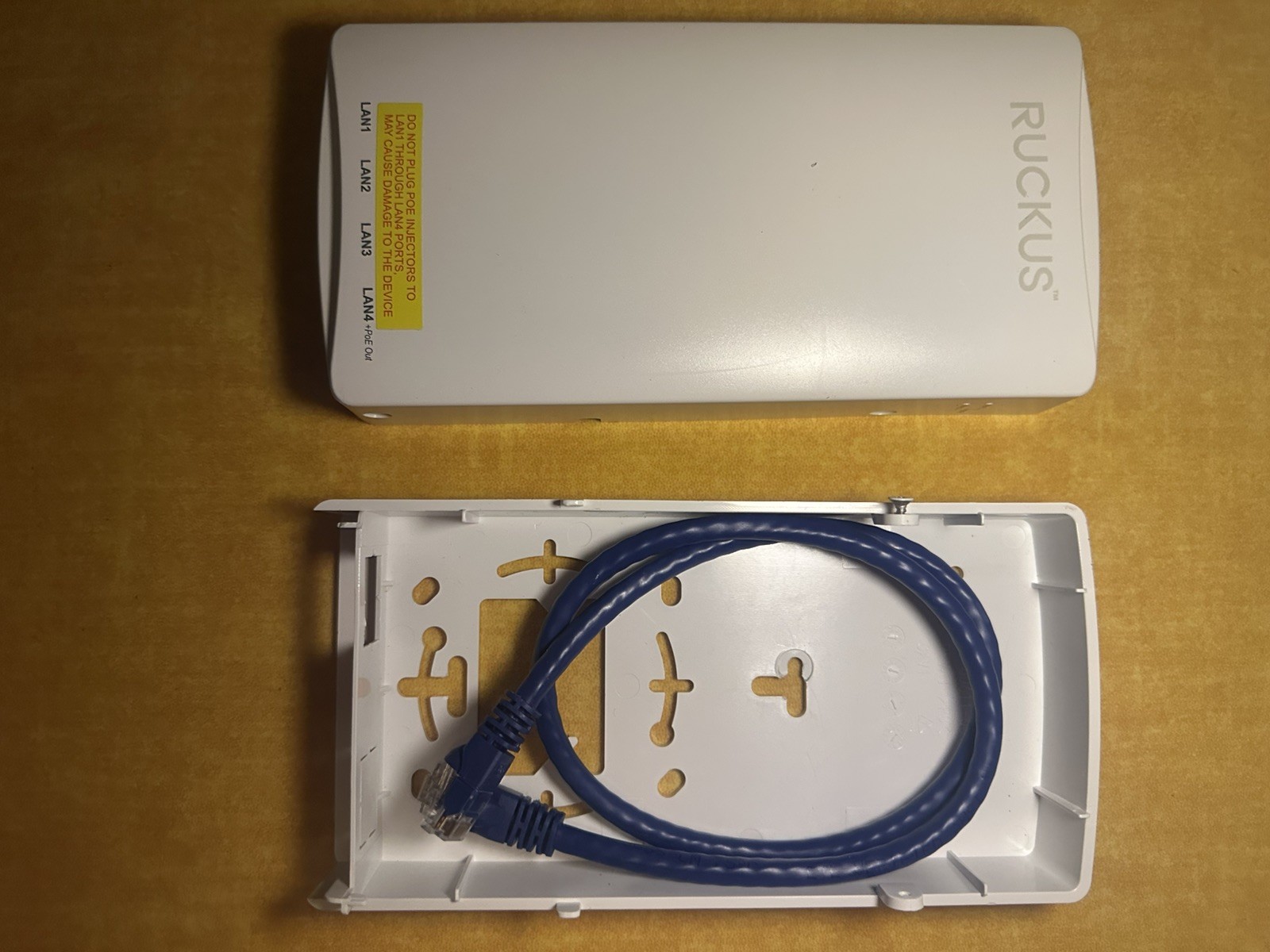 Ruckus H550 Series Indoor Wireless Access Point 901-H550-US00 Ruckus H550 Series Indoor Wireless Access Point 901-H550-US00