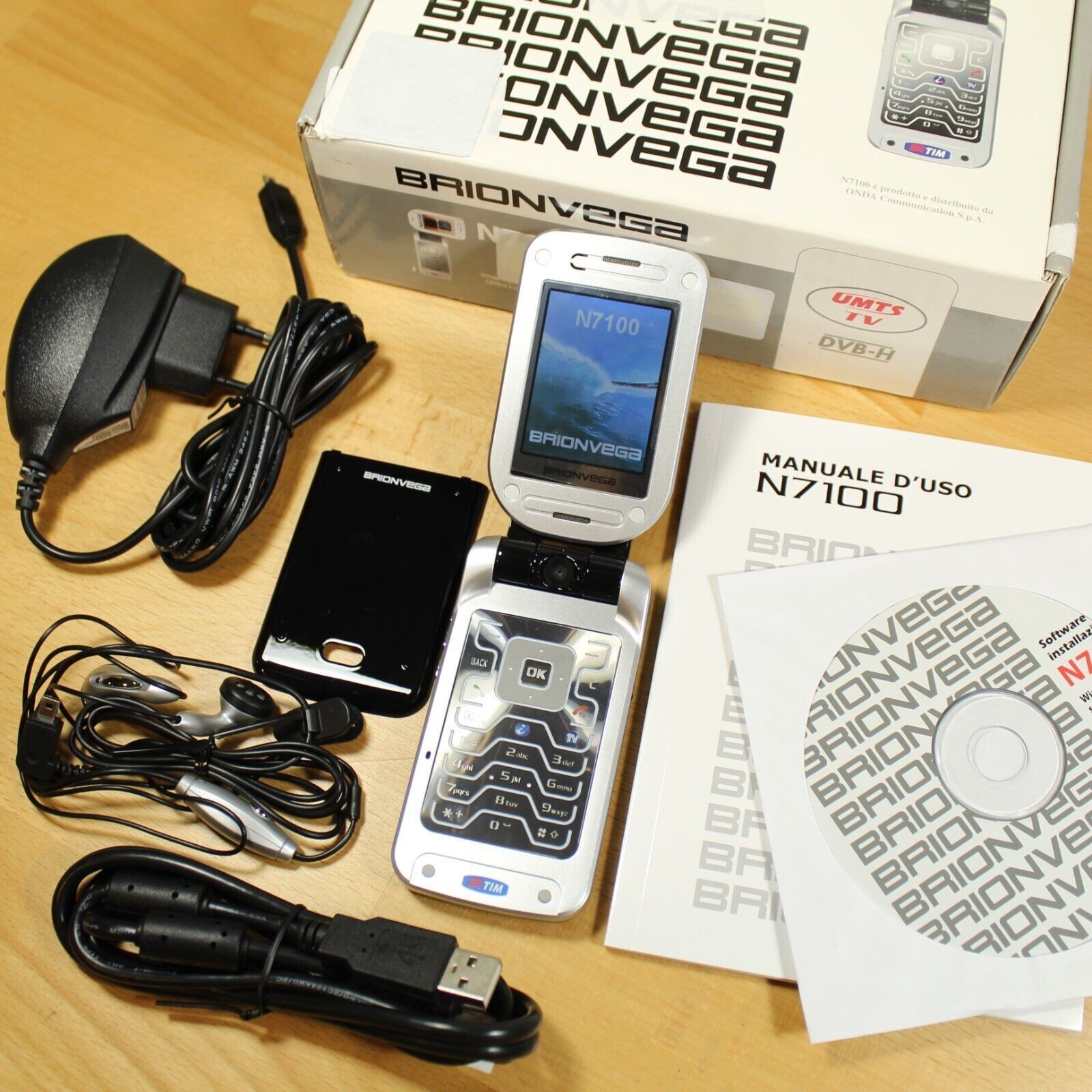 Rare Vintage 2007 TV Phone Black Brionvega N7100 Flip In Box New Complete Italy