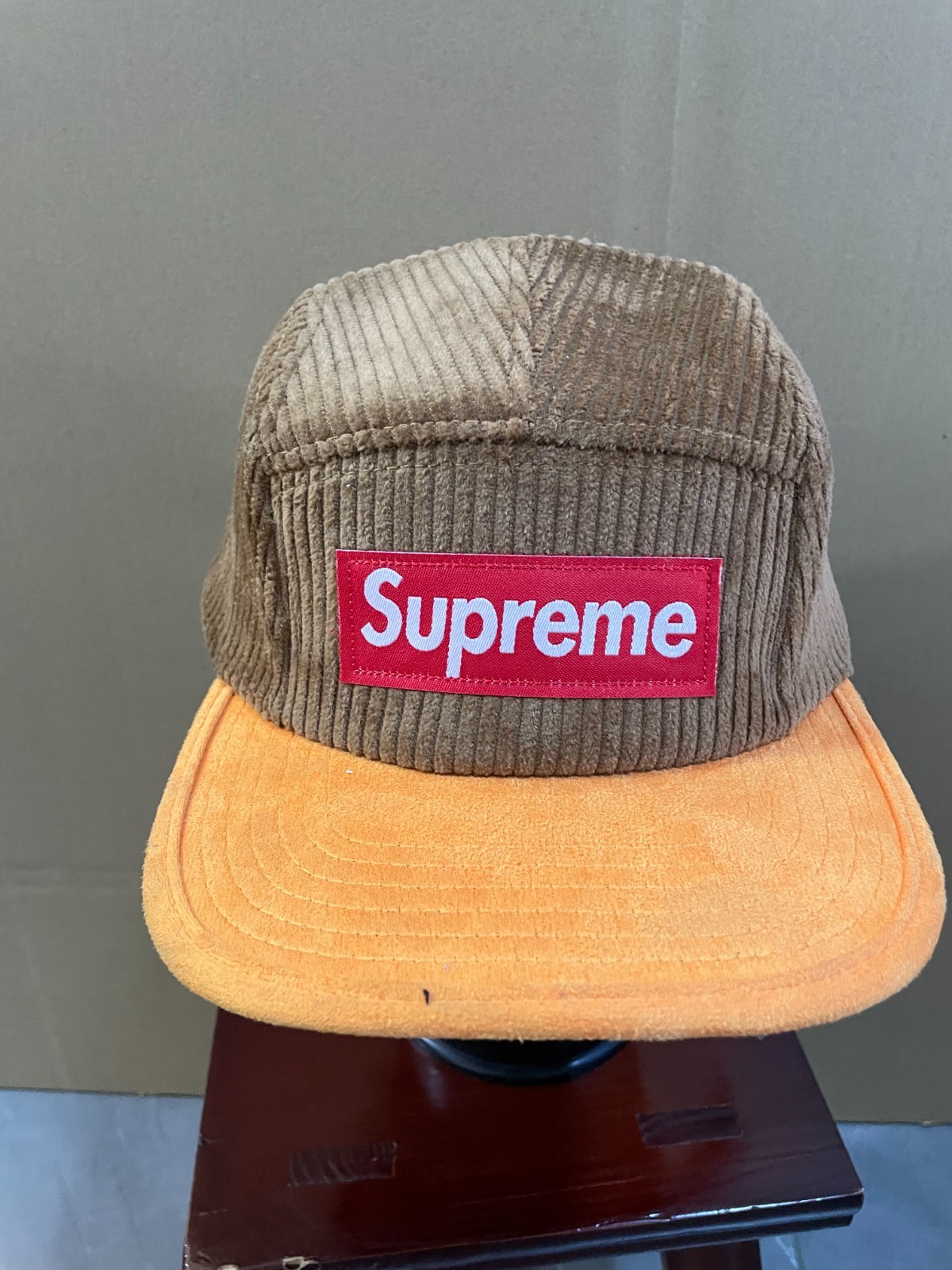 Supreme Men\'s Brown Flat Brim Sports Baseball Cap Supreme Men\'s Brown Flat Brim Sports Baseball Cap