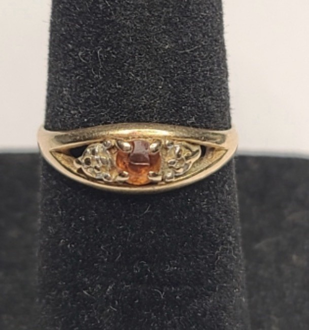 Vintage 14K Gold Ring W/ Orange Round Cut Gemstone & Diamond Size 4.5