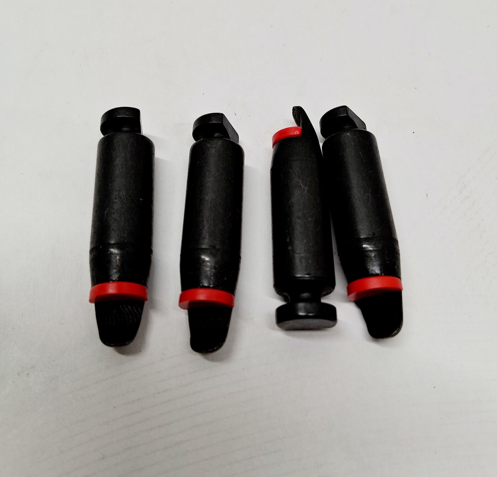 Grip/Pins 46DWA7503 cemb Plastic Tips QTY: 4