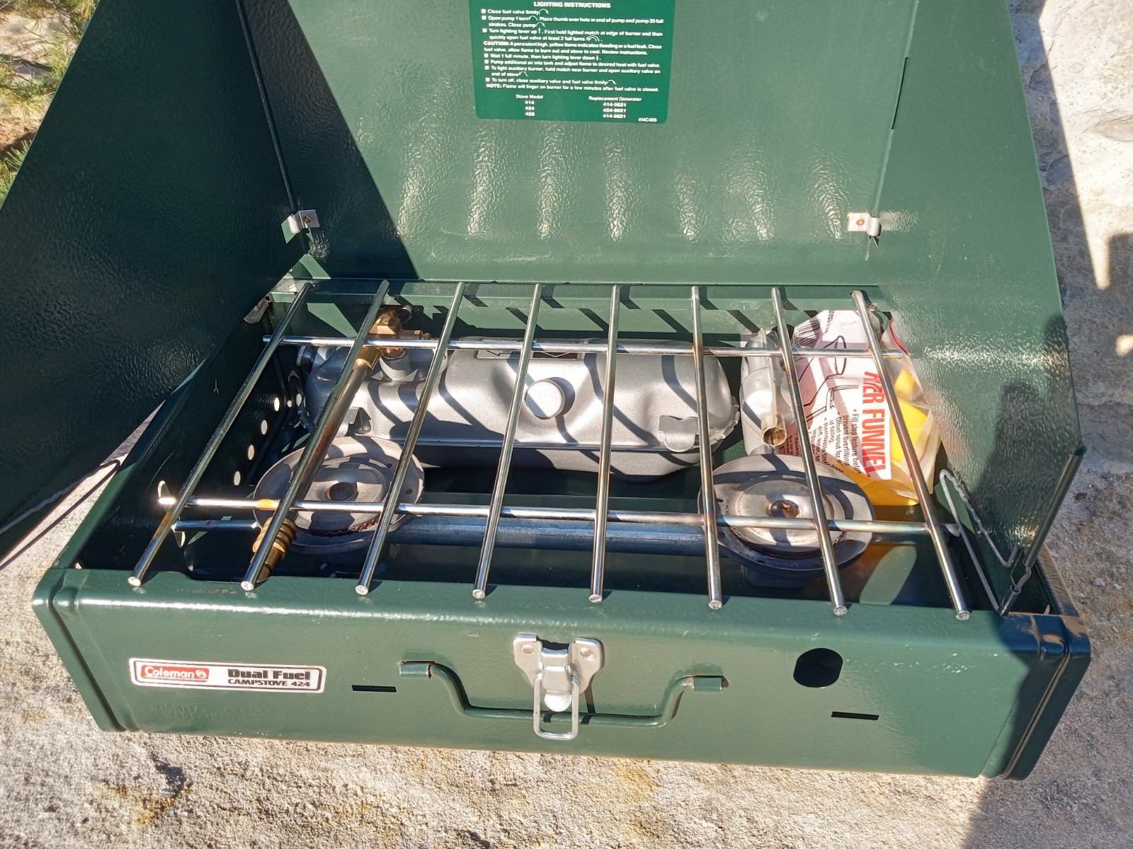 Coleman Dual Fuel 424 Camp Stove Green – USA Made – Dual Burner