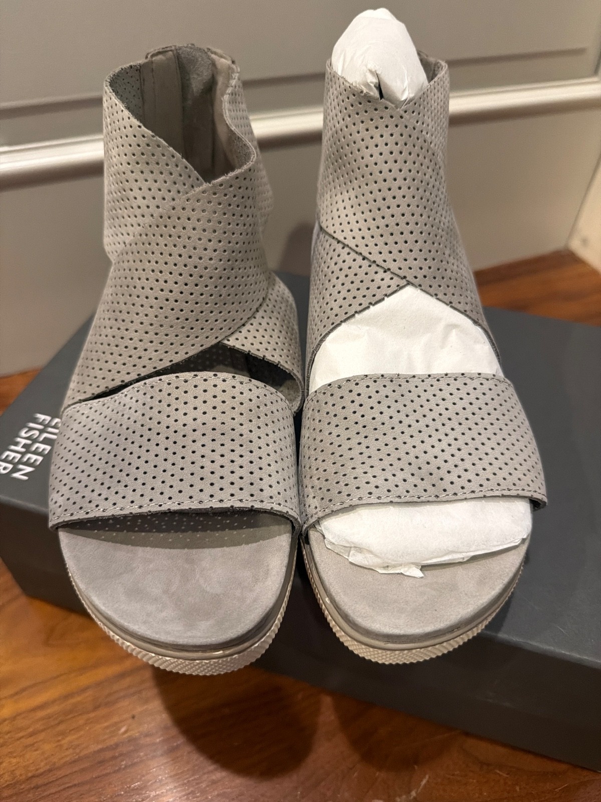 BNIB Eileen Fisher Moon Nubuck Sandals. WNMS Size 8.5.Beautiful Gray Zip BNIB Eileen Fisher Moon Nubuck Sandals. WNMS Size 8.5.Beautiful Gray Zip