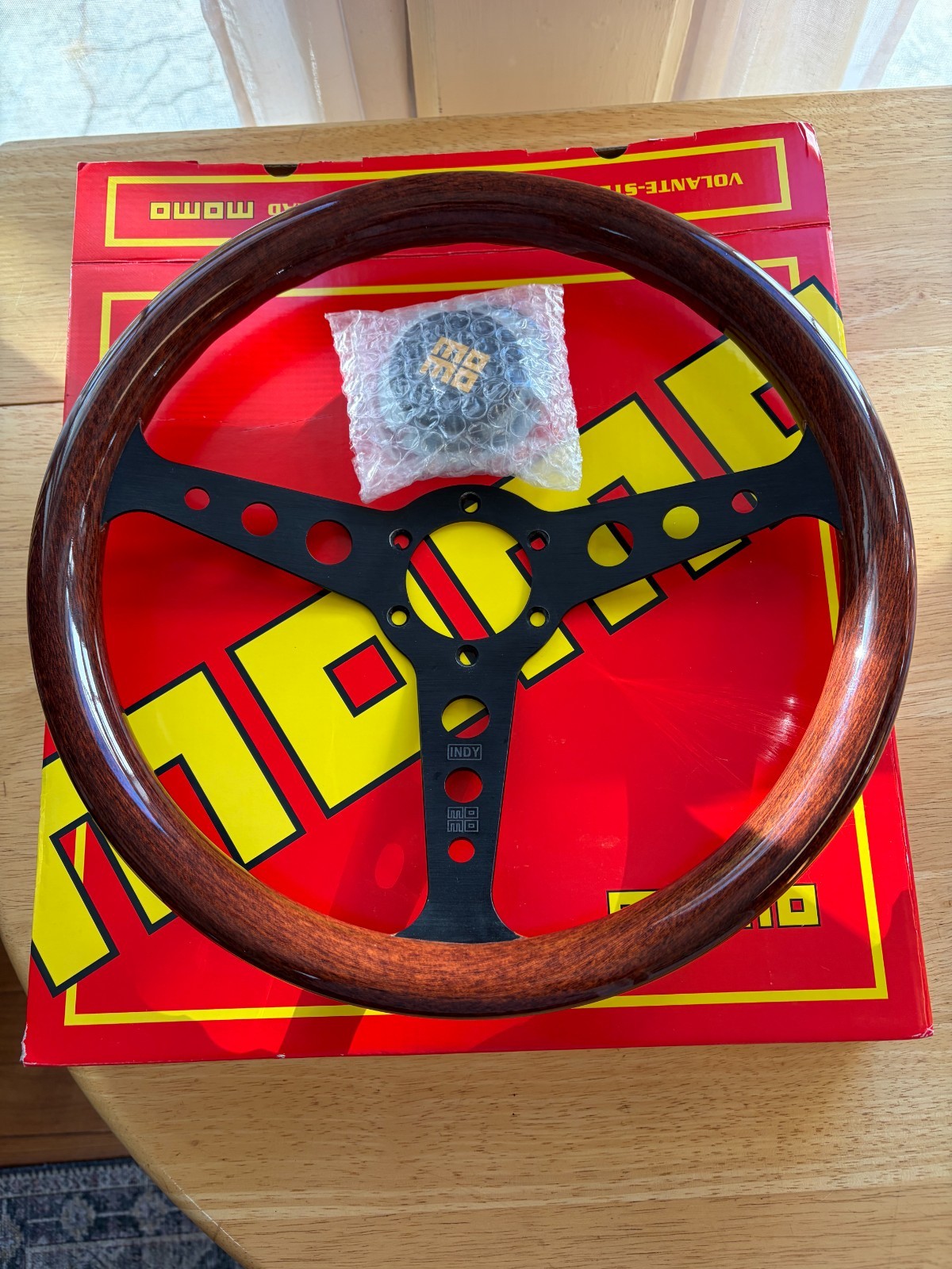 MOMO INDY Black Heritage Mahogany Wood Steering Wheel 350mm MOMO INDY Black Heritage Mahogany Wood Steering Wheel 350mm