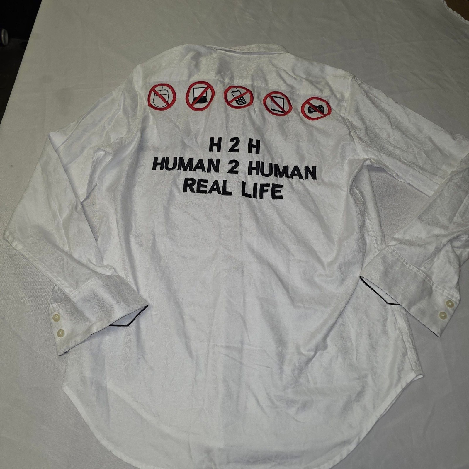 RARE Robert Graham x Scott Lyall Human 2 Human Embroidered Classic Fit Shirt