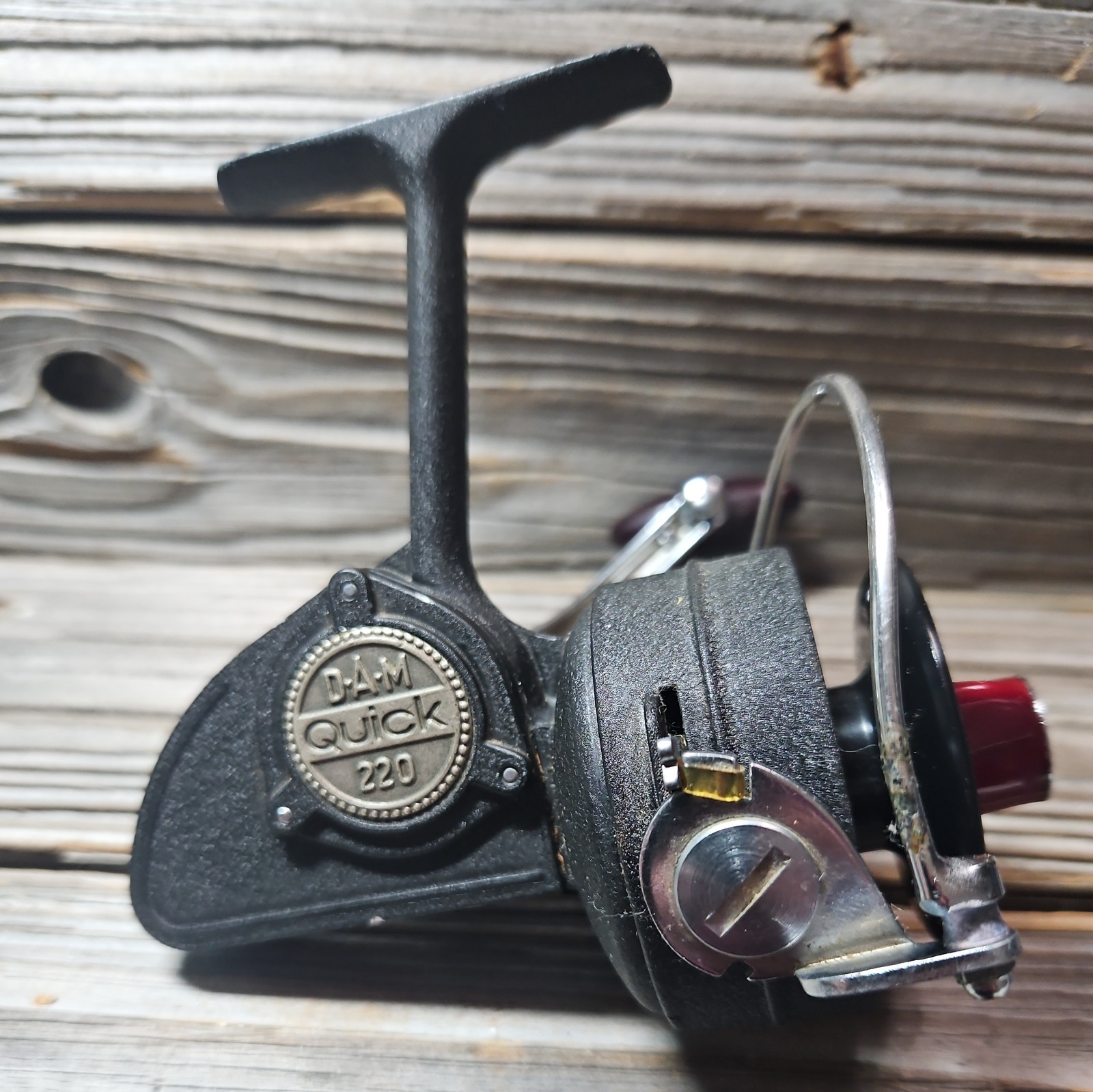 Vintage D.A.M. Quick 220 Spincasting Reel. Great Working Condition. Vintage D.A.M. Quick 220 Spincasting Reel. Great Working Condition.