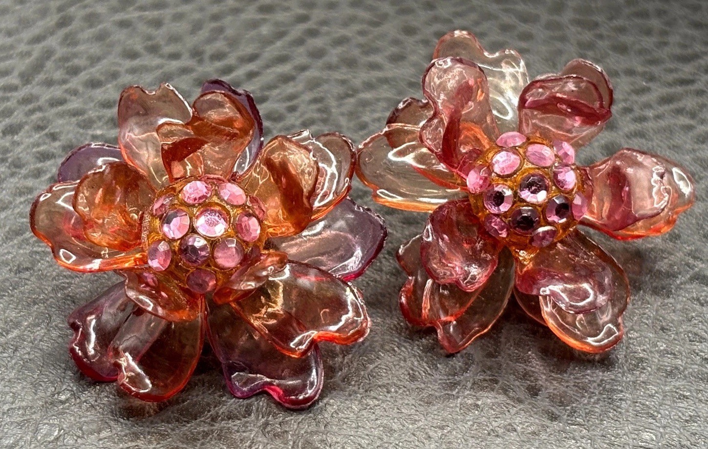 Vintage Lucite Flower Clip-On Earrings Pink Rhinestone Gold Tone