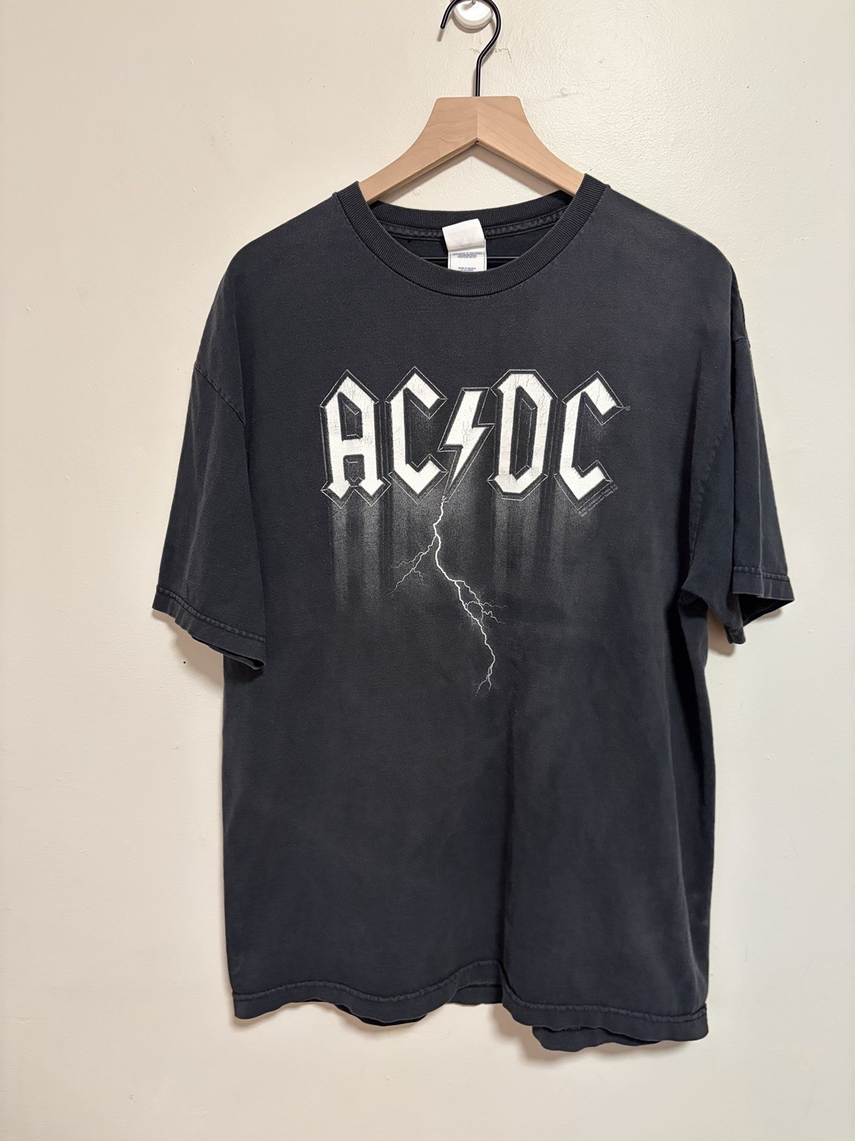 Vintage Y2K Faded Black AC/DC Lightning Logo Band T Shirt Size Men’s XL