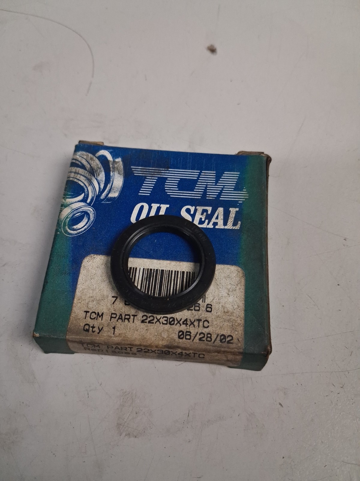 EAI Metric Oil Shaft Seal 22x30x4mm Dust Grease Seal TC Double Lip w/ Spring