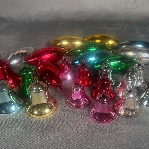 Vintage Bradford Unbreakable Plastic Christmas Ornaments Bells Finials Lot 24