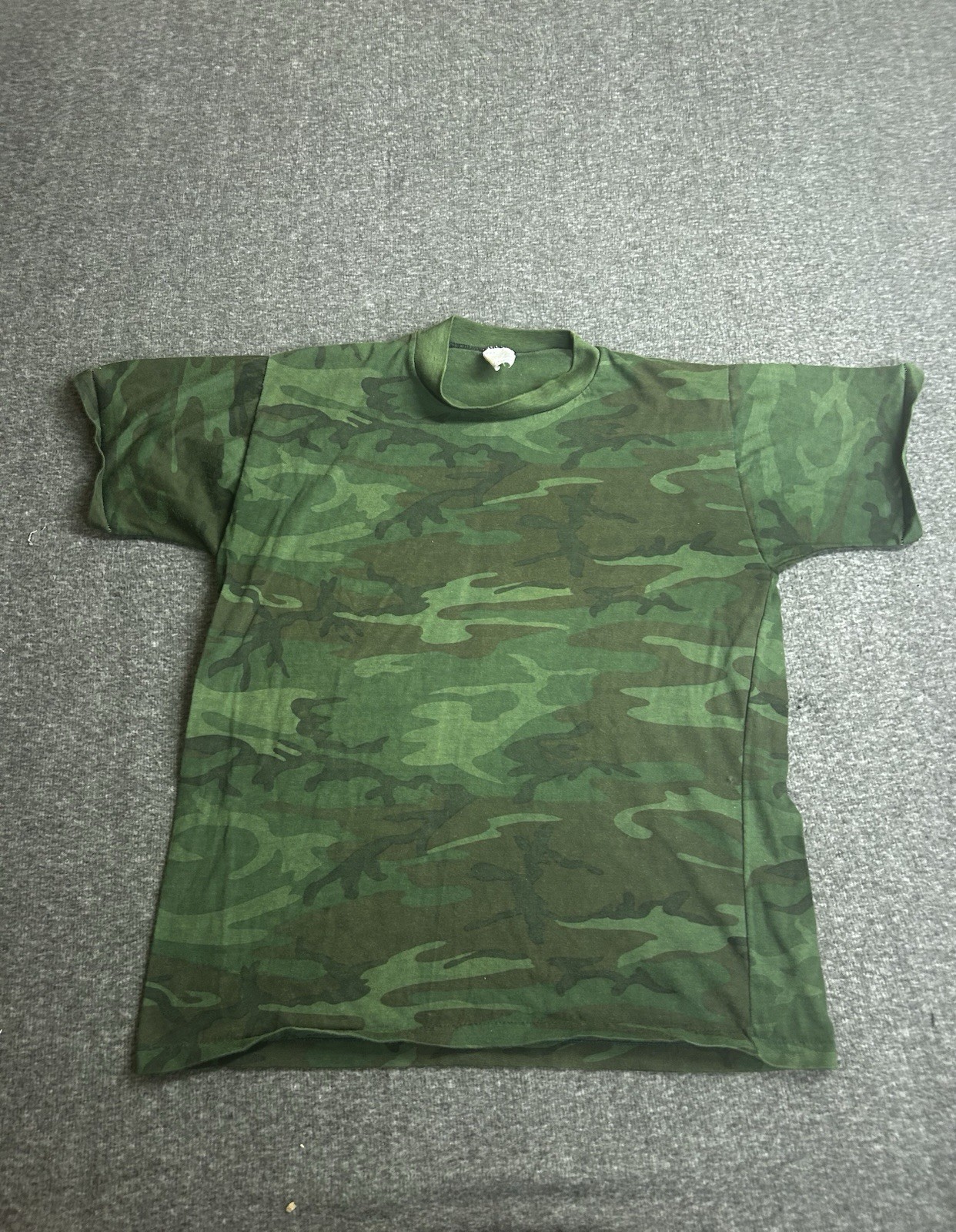 VTG 70s 80s Camo Tee Shirt Single Stitch Thin Distressed Mens Medium Military VTG 70s 80s Camo Tee Shirt Single Stitch Thin Distressed Mens Medium Military