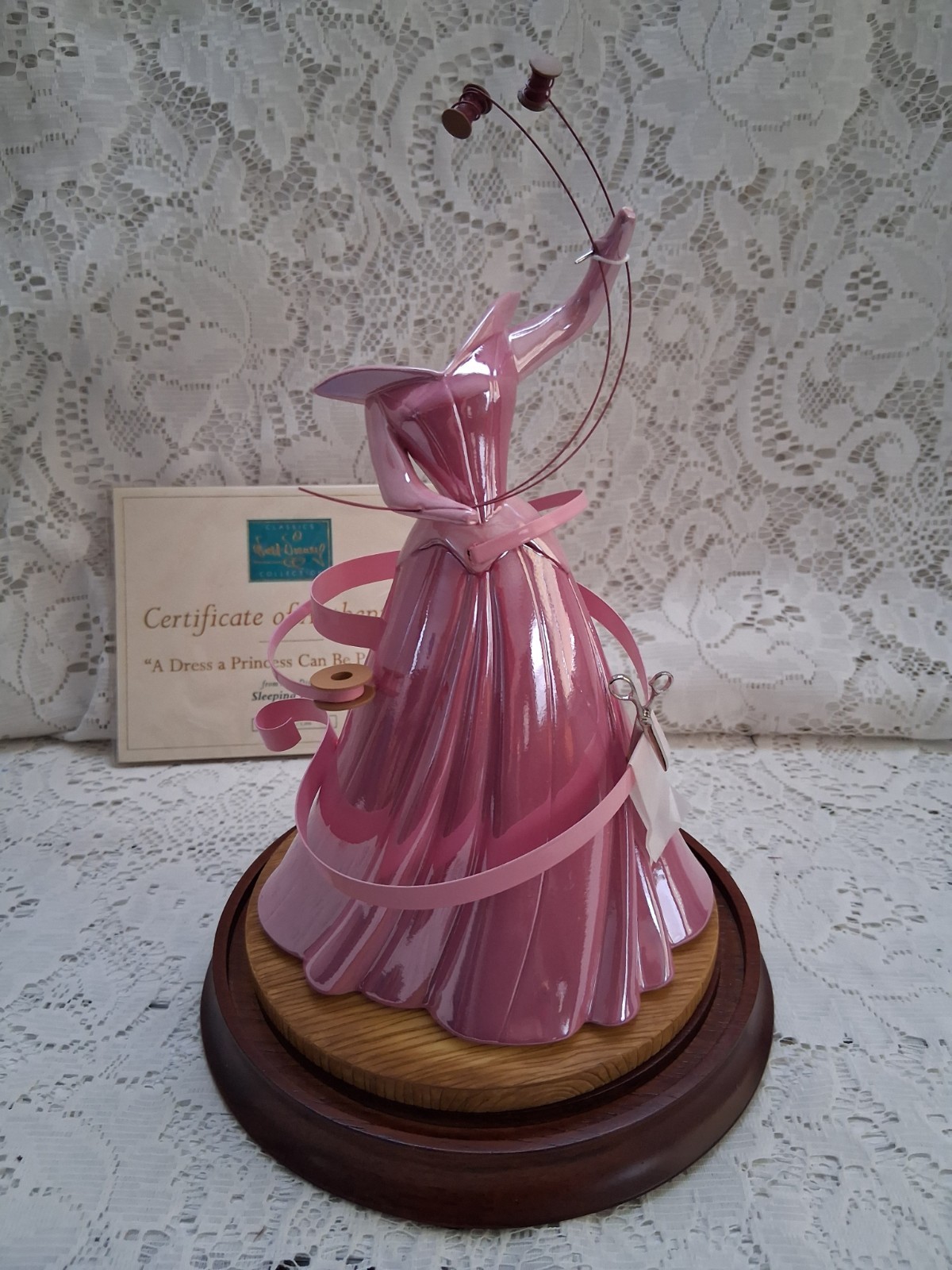 WDCC Disney Sleeping Beauty Princess Aurora Pink Dress Porcelain Figurine 