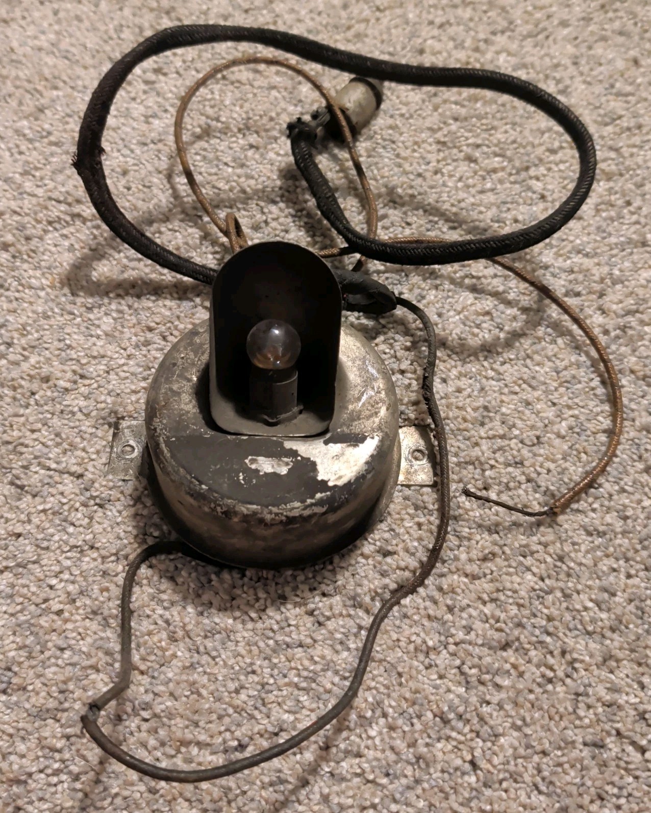 Vintage Original Accessory RETRACTABLE EMERGENCY-TROUBLE-TRUNK-UNDER HOOD LIGHT.