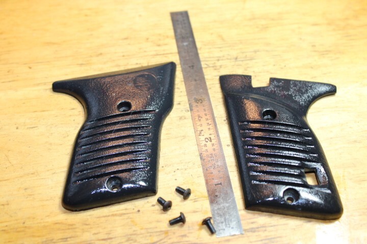 Cobra fs32, 32 acp, oem,parts, Grips with 4 screws 41425-396