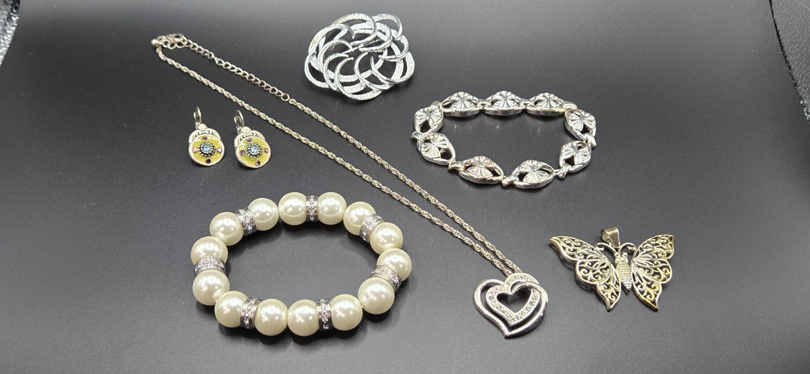 6 Vintage pieces of Jewlery Silver Tone Necklace Brooch Bracelet Pendant Signed