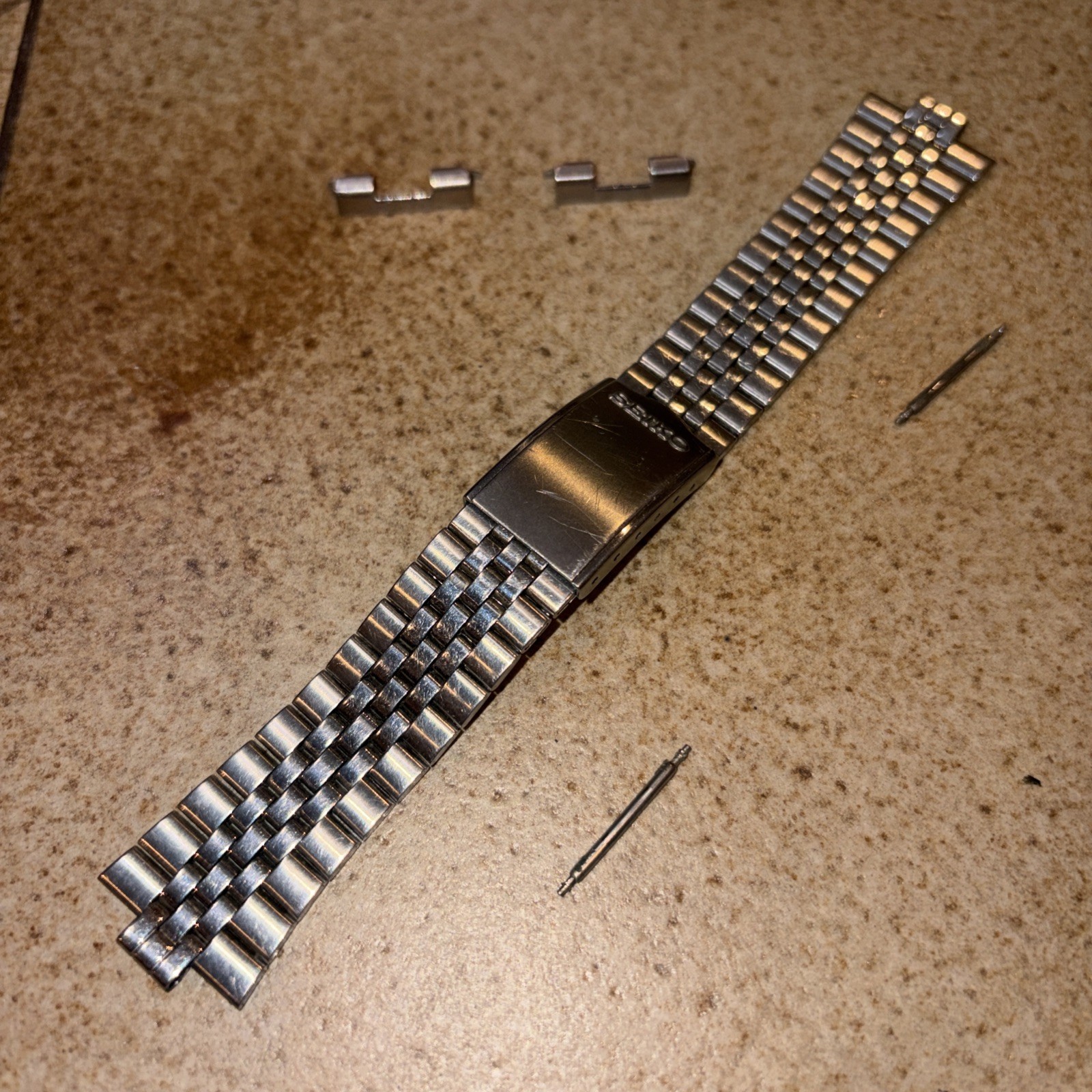 Seiko Vintage Base Metal Watch Bracelet 18mm Curved Ends G1356-E w/ Lug Covers