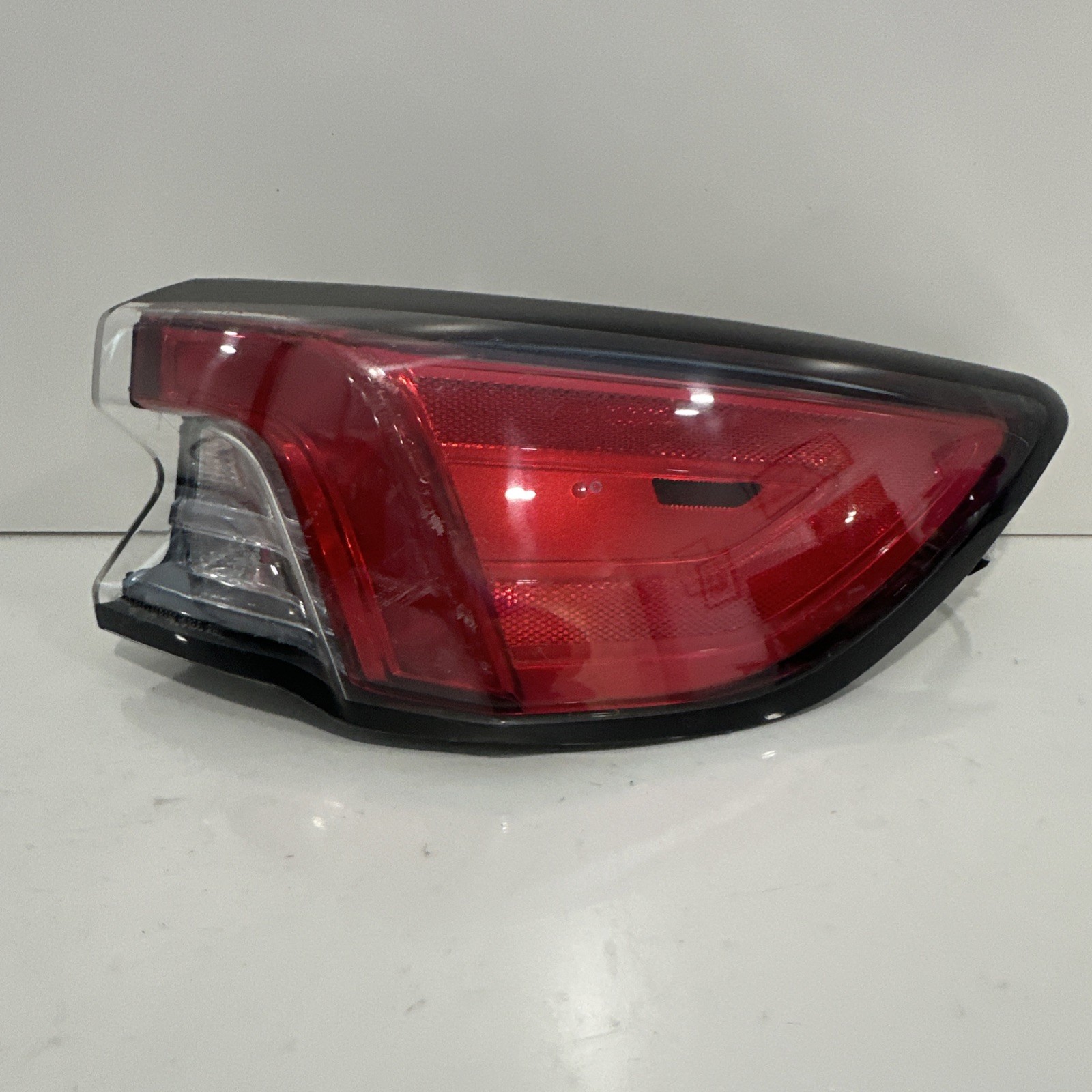 2020 - 2022 Ford Escape Passenger Right RH Quarter Panel Tail Light OEM