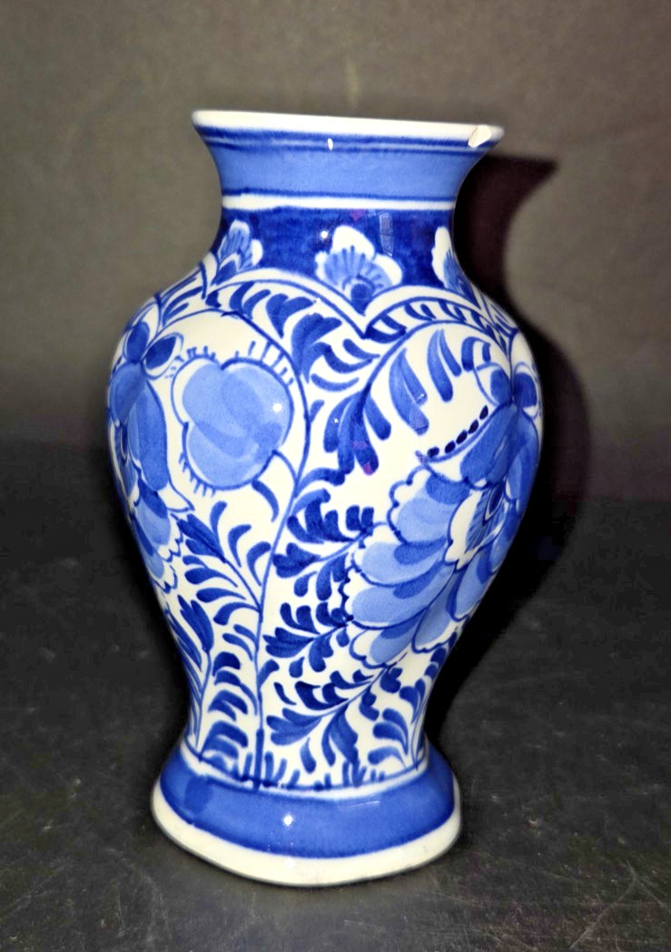 1981 Royal Delft Blue Hand Painted Vase Floral \