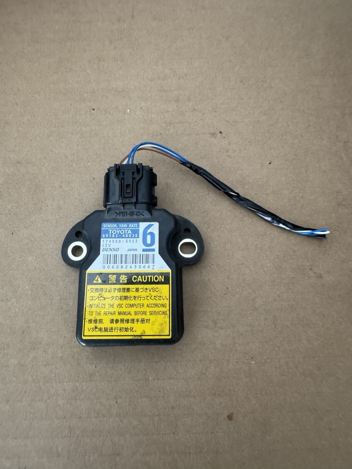 OEM 10 - 18 Toyota Yaw Rate Control Module Prius Tacoma Camry CT200H 89183-48030 OEM 10 - 18 Toyota Yaw Rate Control Module Prius Tacoma Camry CT200H 89183-48030