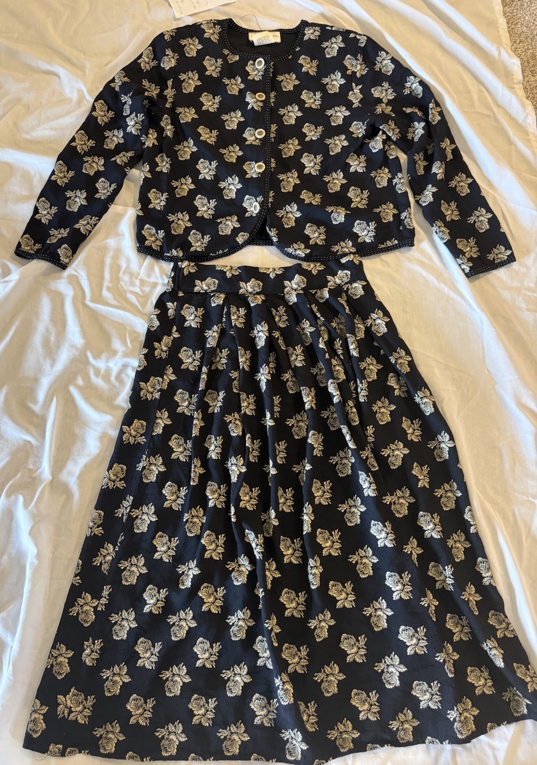 Vintage Petite Sophisticate 2 Piece Floral Jacket Skirt Set PM Black Gold