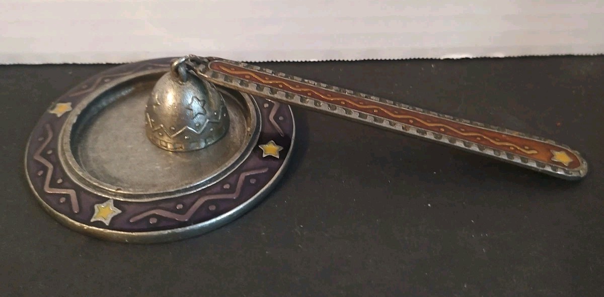Danforth Fine Pewter Star Design Candle Snuffer 4 1/2 Danforth Fine Pewter Star Design Candle Snuffer 4 1/2