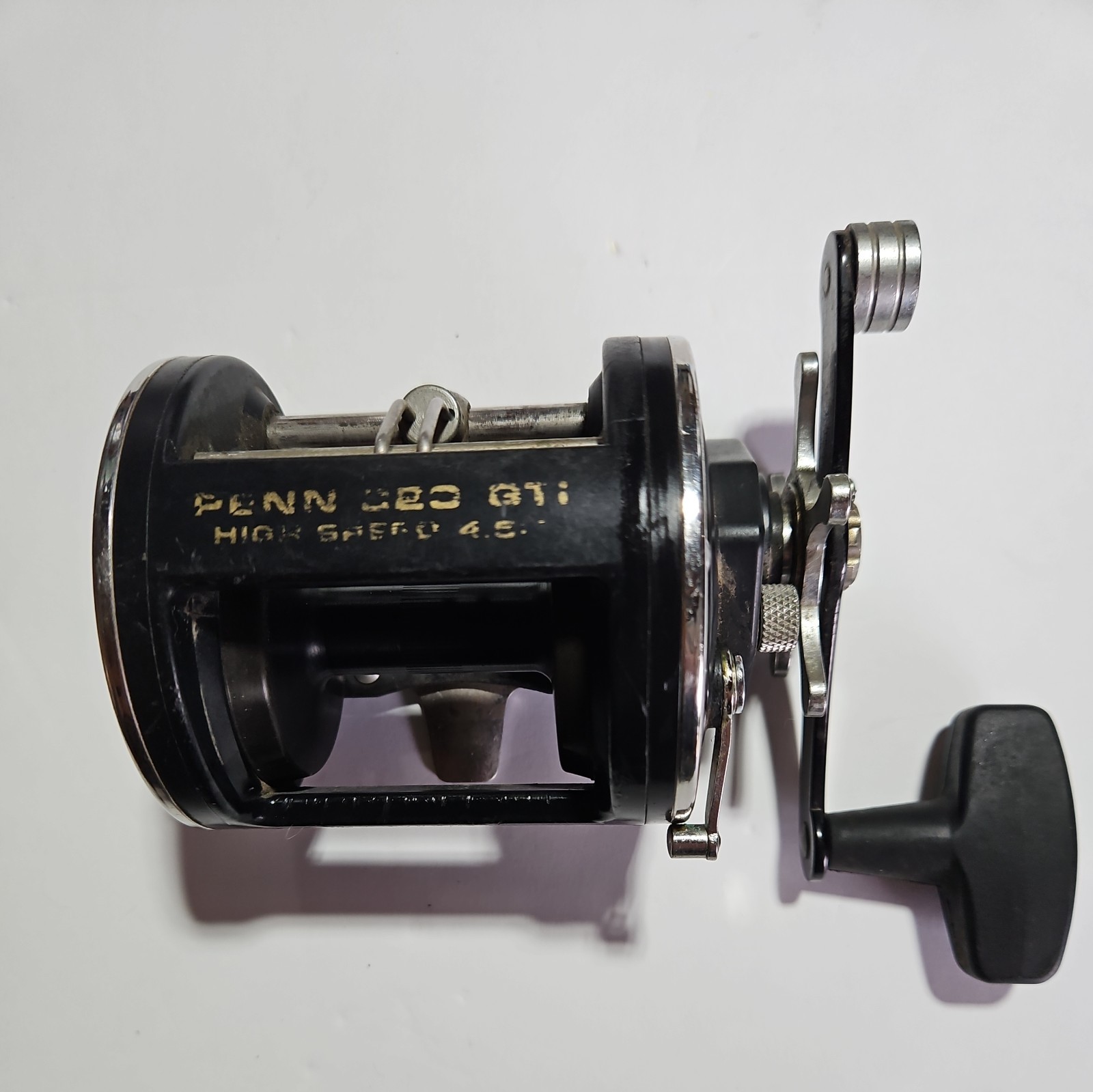 Vintage Penn 320 GTi High Speed Fishing Reel Graphite Made In USA 4:5:1
