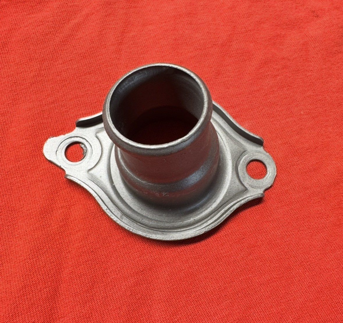 1982 1983 1984 1985 CADILLAC ELDORADO UPPER THERMOSTHAT HOUSING OEM 1982 1983 1984 1985 CADILLAC ELDORADO UPPER THERMOSTHAT HOUSING OEM