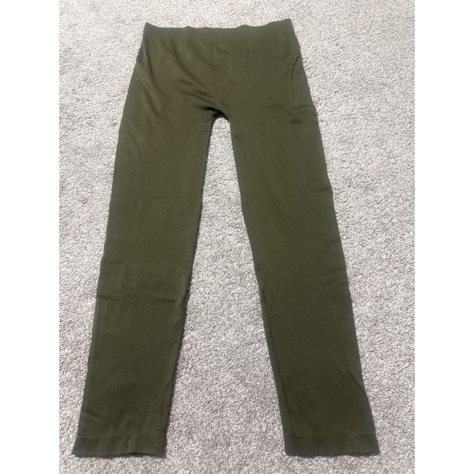 Zenana Outfitters Olive Green Seamless Leggings Womens Plus Size 1X/2X Zenana Outfitters Olive Green Seamless Leggings Womens Plus Size 1X/2X