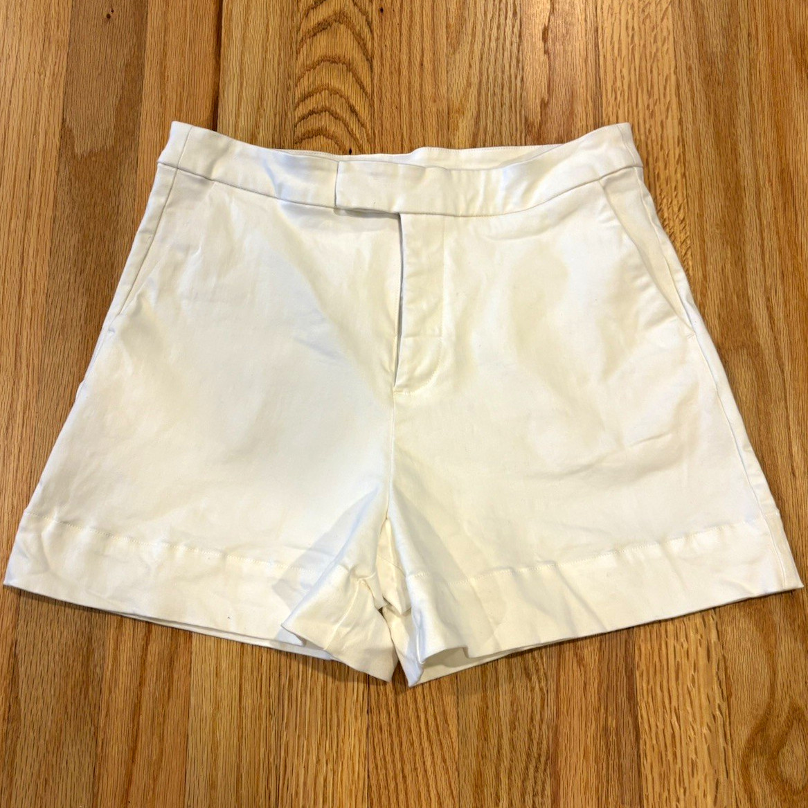 Tuckernuck Ruth Women’s Chino Shorts Size 6 White High Rise Pockets Zip