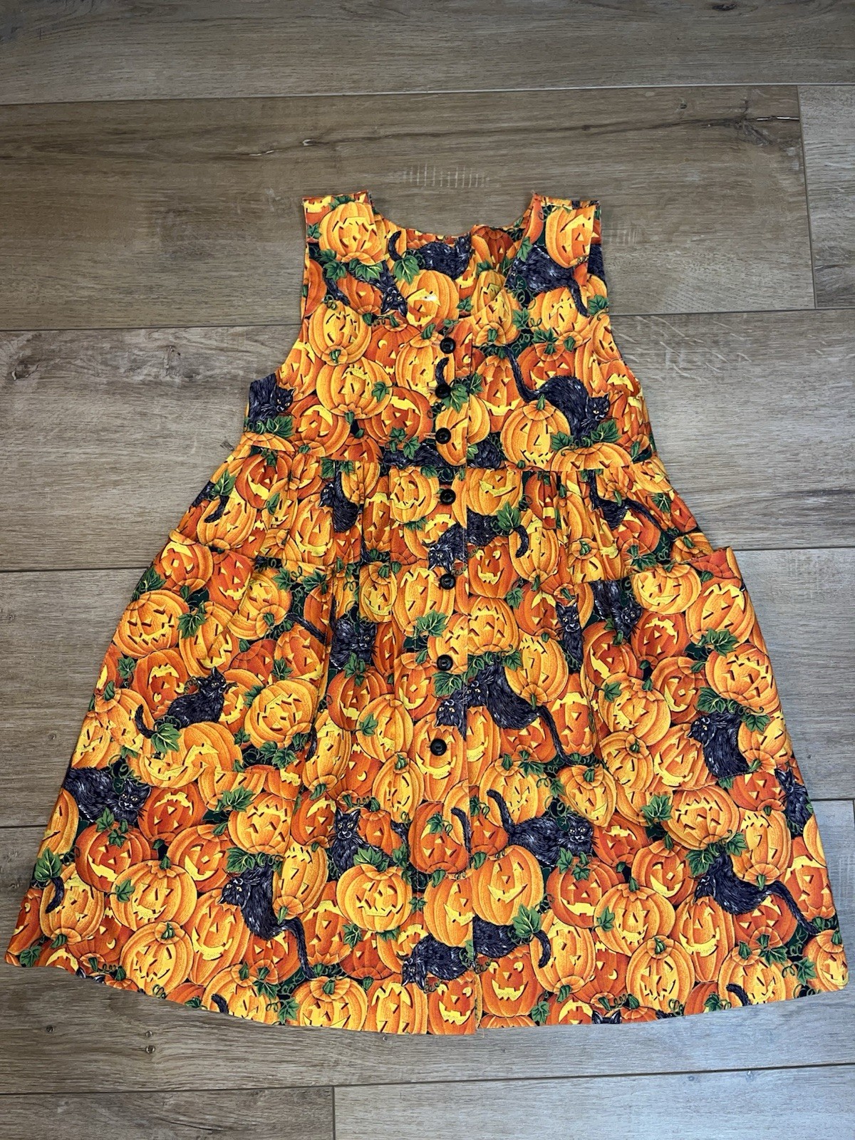 Vintage/Handmade Girls Pumpkin Halloween Pinafore Dress – Apx. Size 5/6 (#0005) Vintage/Handmade Girls Pumpkin Halloween Pinafore Dress – Apx. Size 5/6 (#0005)