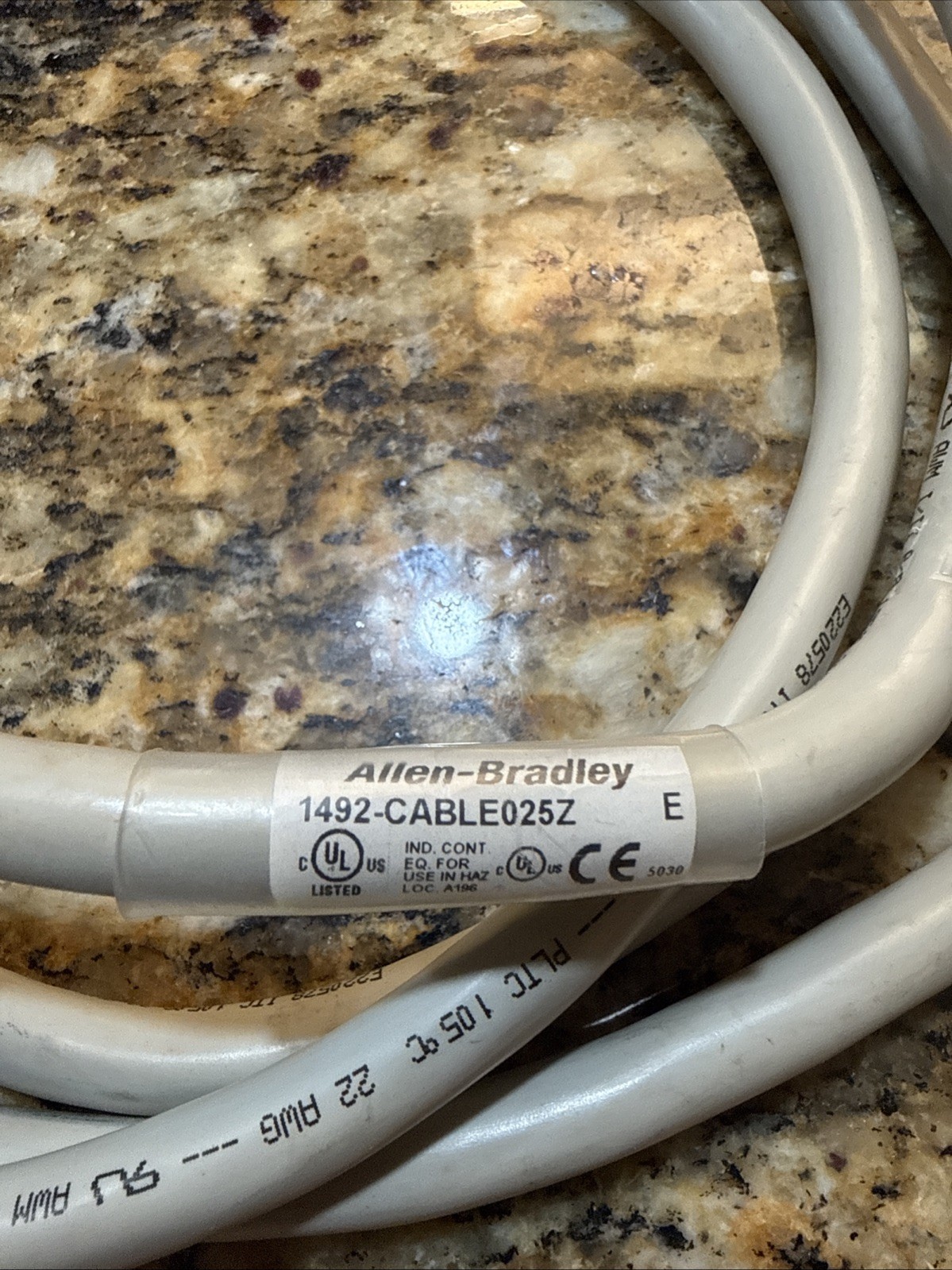 GENUINE Allen-Bradley 1492-CABLE025Z Series E Prewired Cable WITH TBCH A GENUINE Allen-Bradley 1492-CABLE025Z Series E Prewired Cable WITH TBCH A