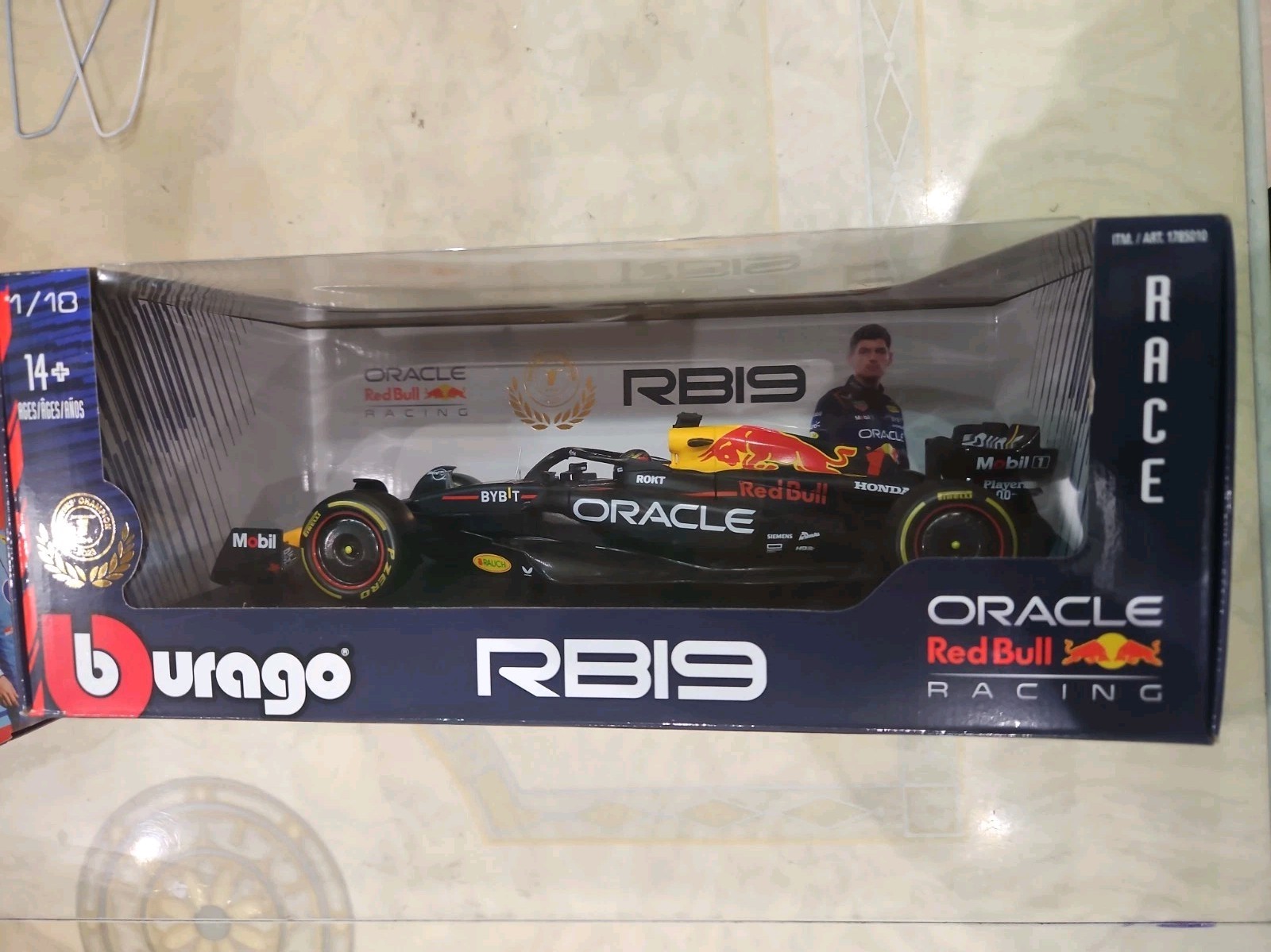 Bburago 1:18 Red Bull Racing RB19 2023 Max Verstappen ABU DHABI. Bburago 1:18 Red Bull Racing RB19 2023 Max Verstappen ABU DHABI.
