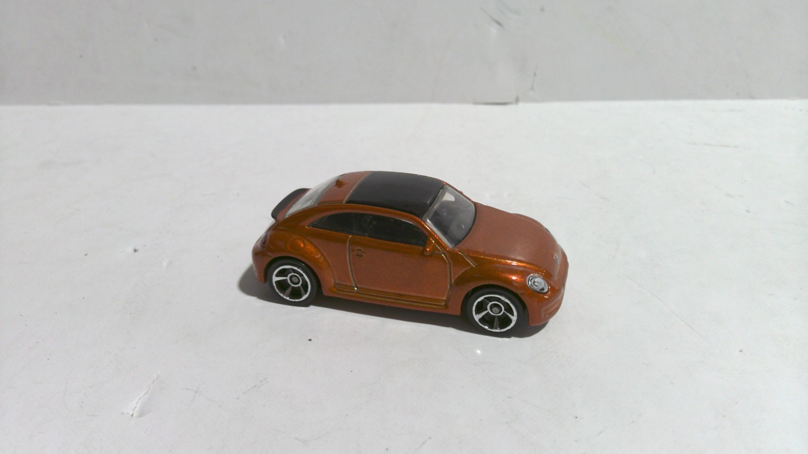 Hot Wheels 2012 Volkswagen Beetle 2014 Multipack Orange