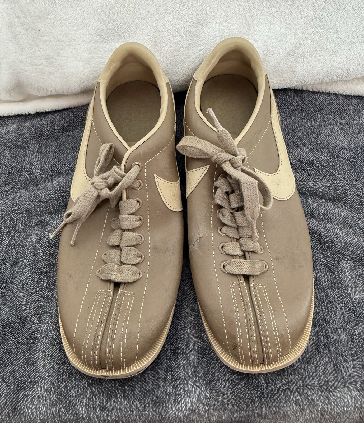 Vintage 1980s Nike Bowling Shoes Mens 8 Tan Brown Leather 830810SN