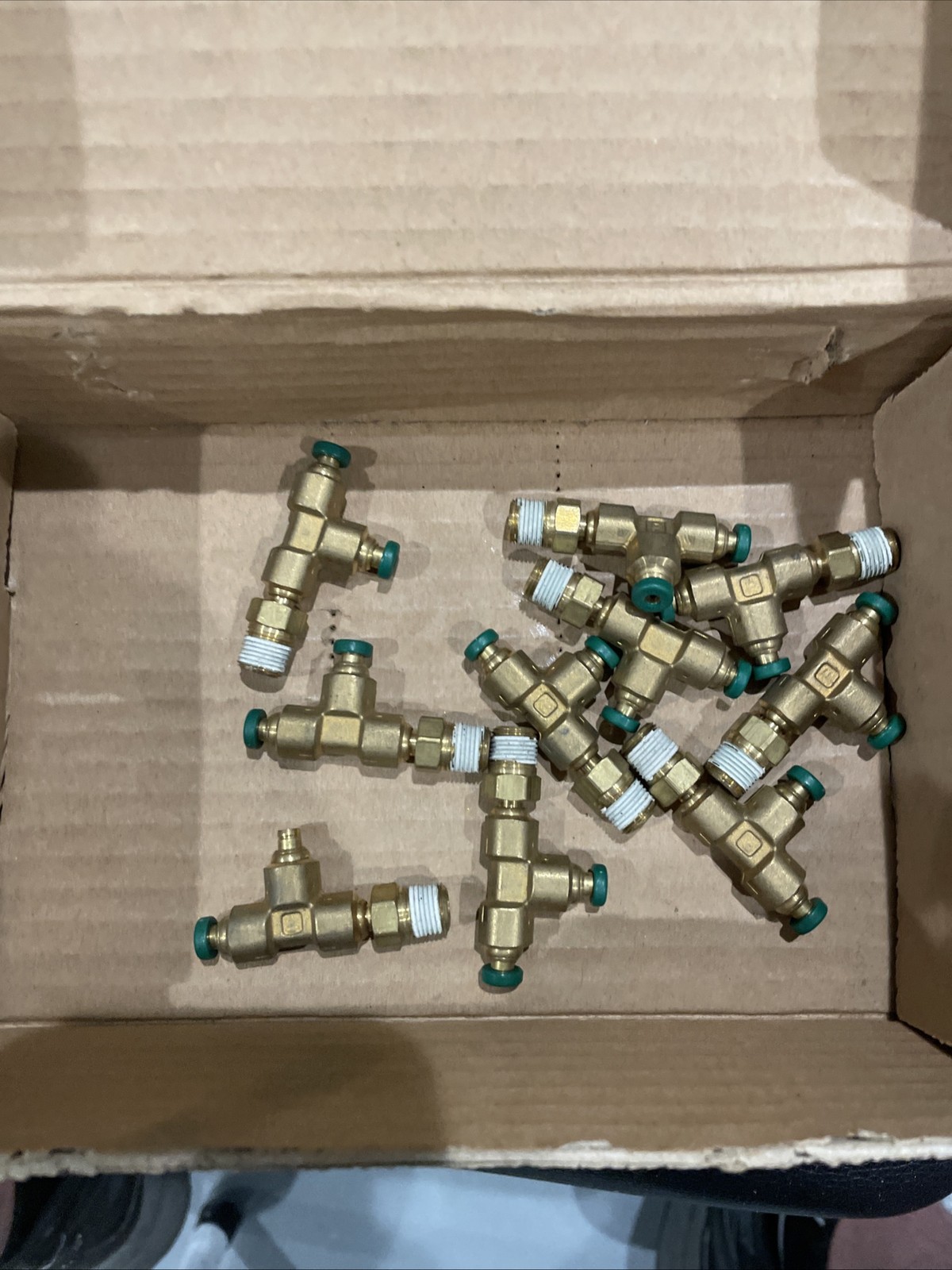 New Parker Prrestolok PLP Metal Male Run T Swivel.  1/8” X 1/8”.  Box Of 10
