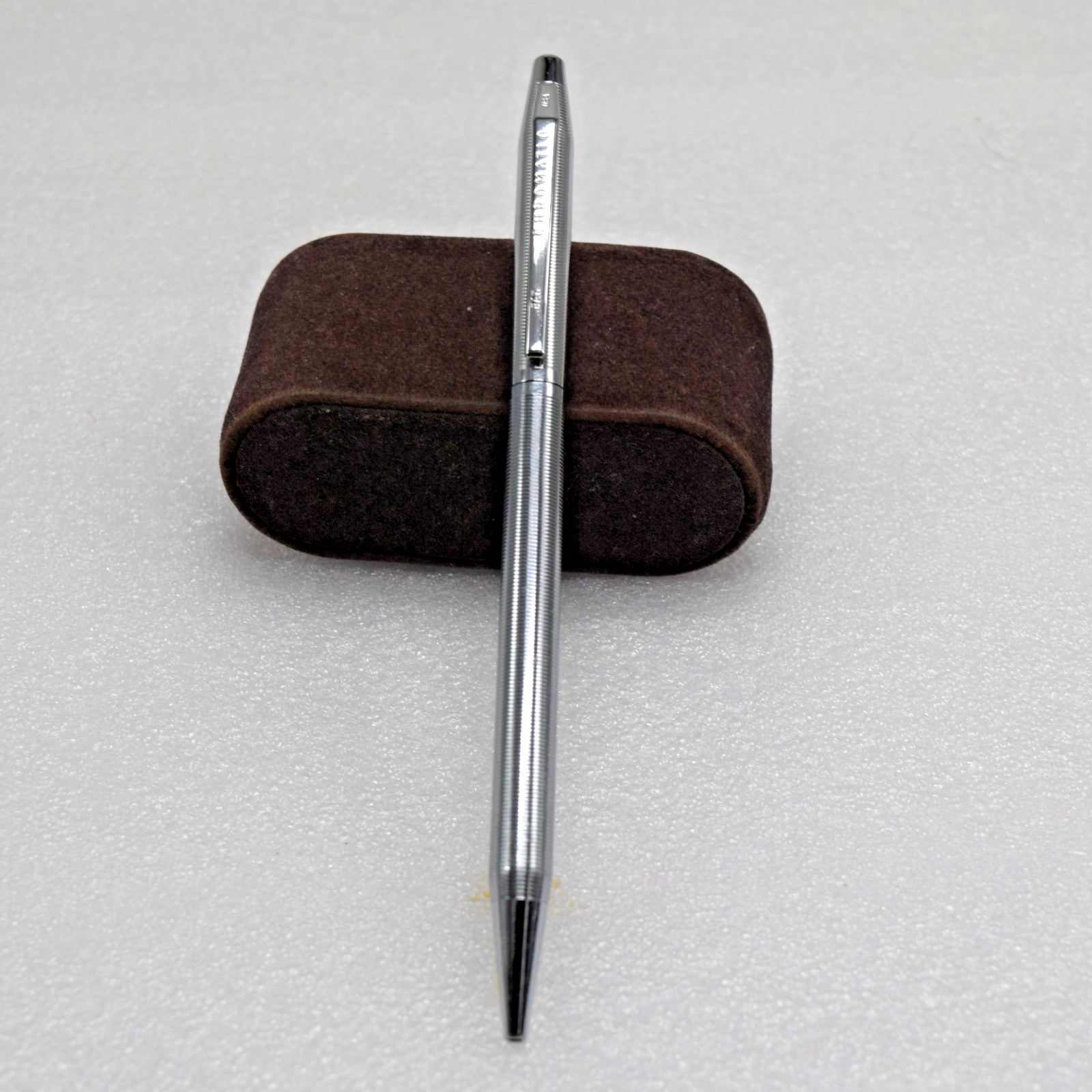 Vintage Sleek Chromatic Guilloche Striated Single-Twist Ballpoint Pen–Excellent 