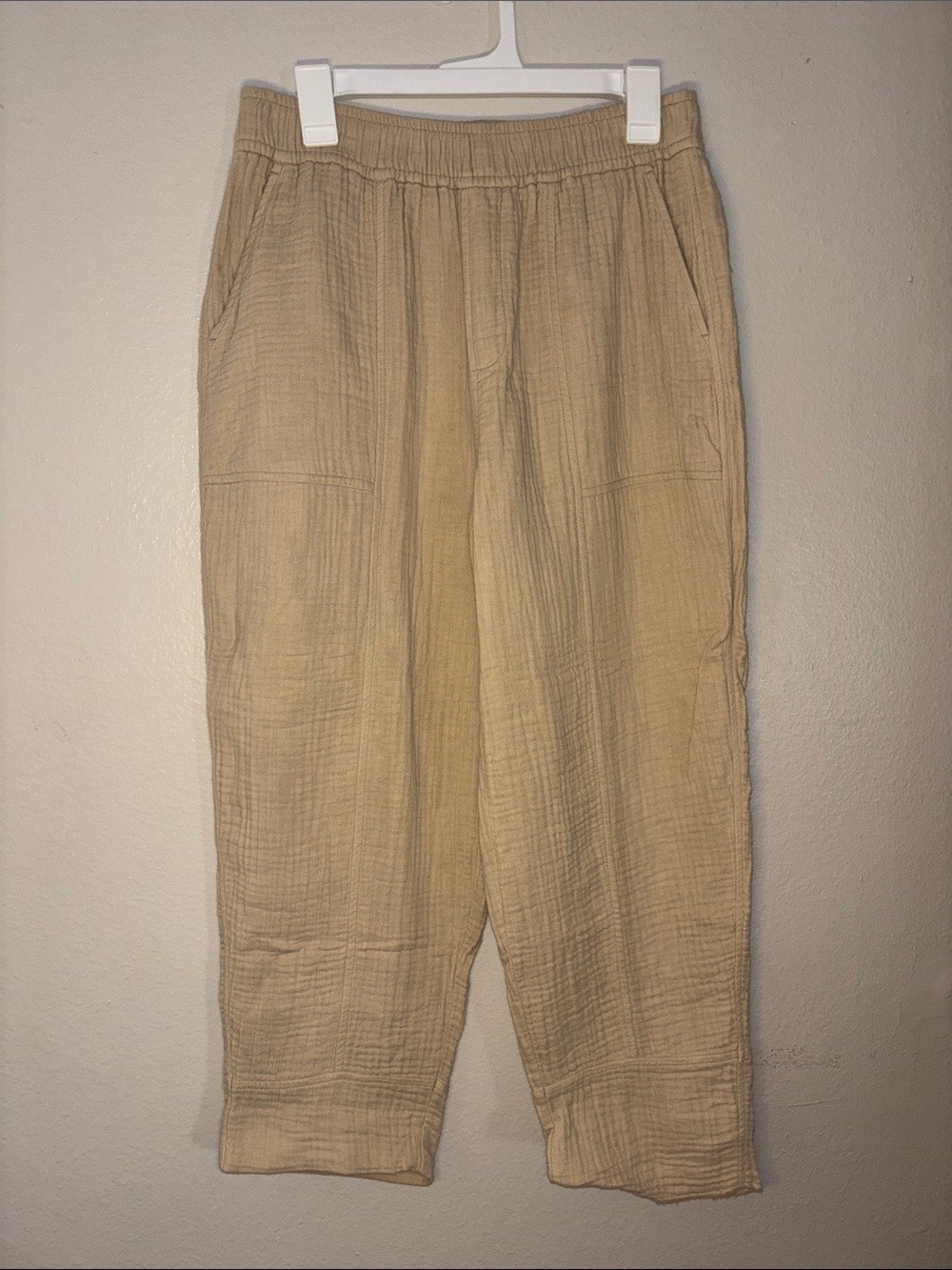 Madewell Relaxed Linen-Texture Drawstring Joggers in Beige Madewell Relaxed Linen-Texture Drawstring Joggers in Beige