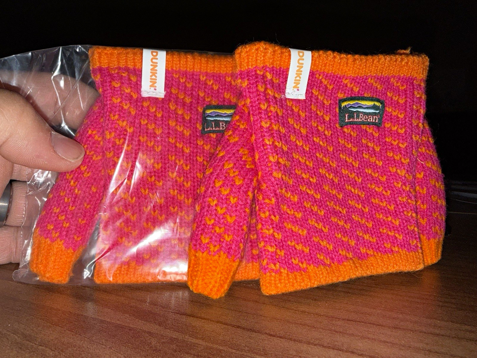 Dunkin’ L.L.Bean Women\'s Fingerless Knit Gloves Acrylic Pink Orange (Pair) Dunkin’ L.L.Bean Women\'s Fingerless Knit Gloves Acrylic Pink Orange (Pair)
