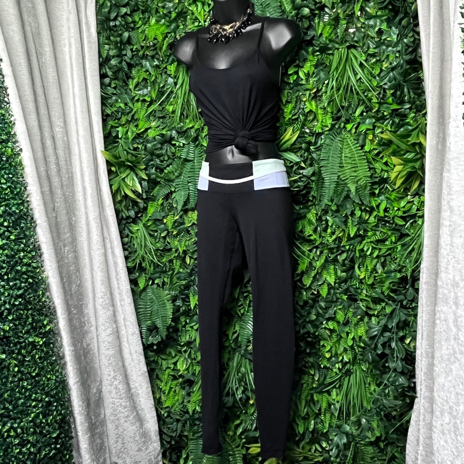Lululemon Athletica Leggings  Size 6 Black High Rise Yoga Pants Athletic 3090