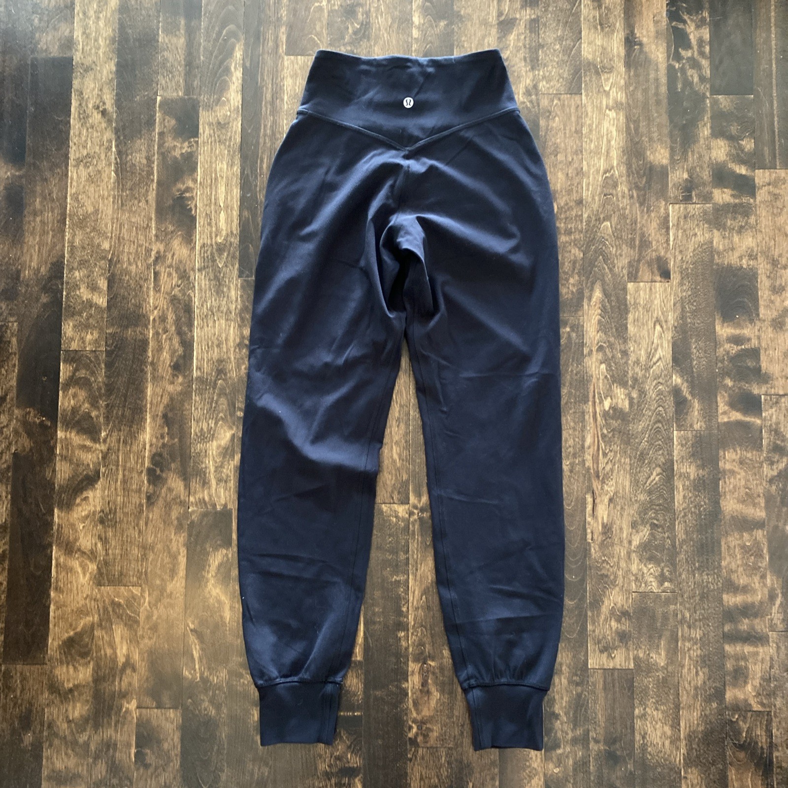 Lululemon Jogger Women\'s Size 2 Black 2 Pockets. Great Condition Pre-Owned Lululemon Jogger Women\'s Size 2 Black 2 Pockets. Great Condition Pre-Owned