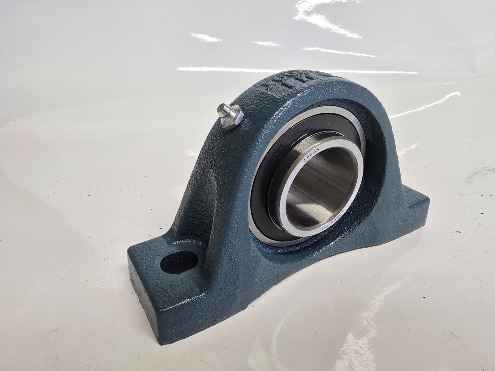 Ami Bearings UGAK209-28, Eccentric Collar Locking Low Base Pillow Block