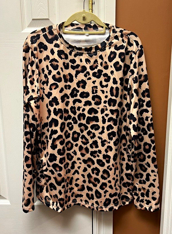 Women’s Beige Black Leopard Animal Print Knit Crew Neck Long Sleeve Top Size L