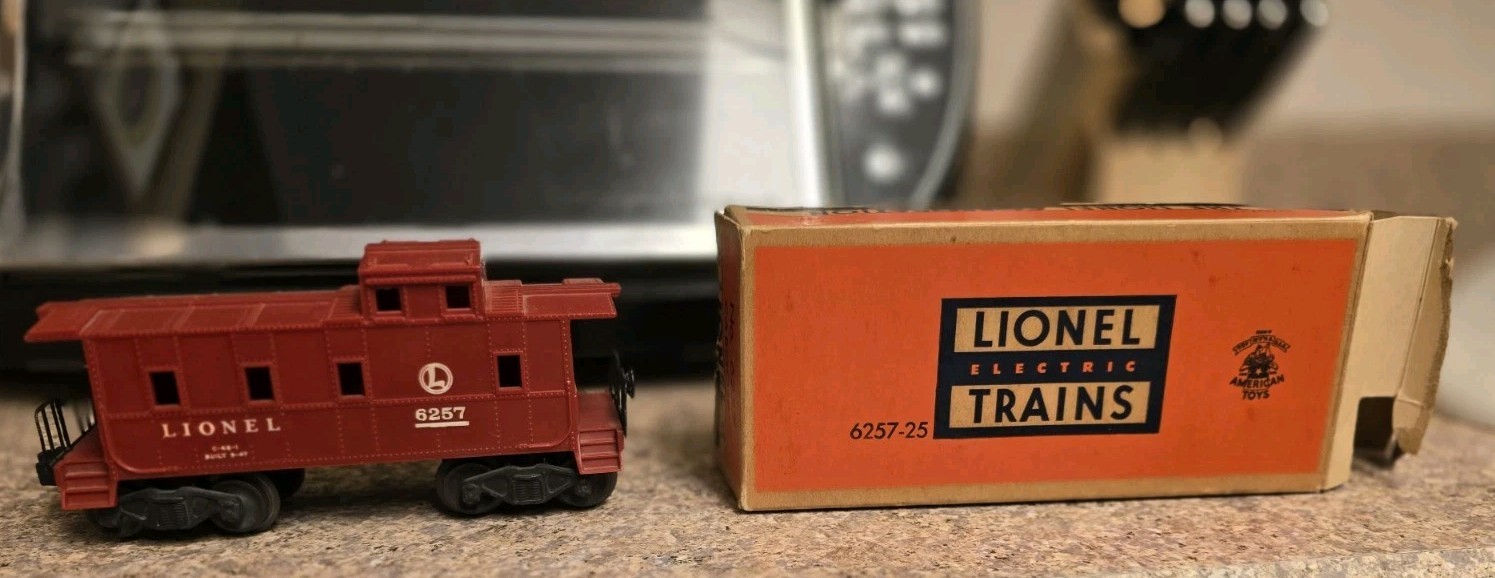 Vintage Lionel Postwar 6257 SP Caboose Red O Gauge Train with Original Box