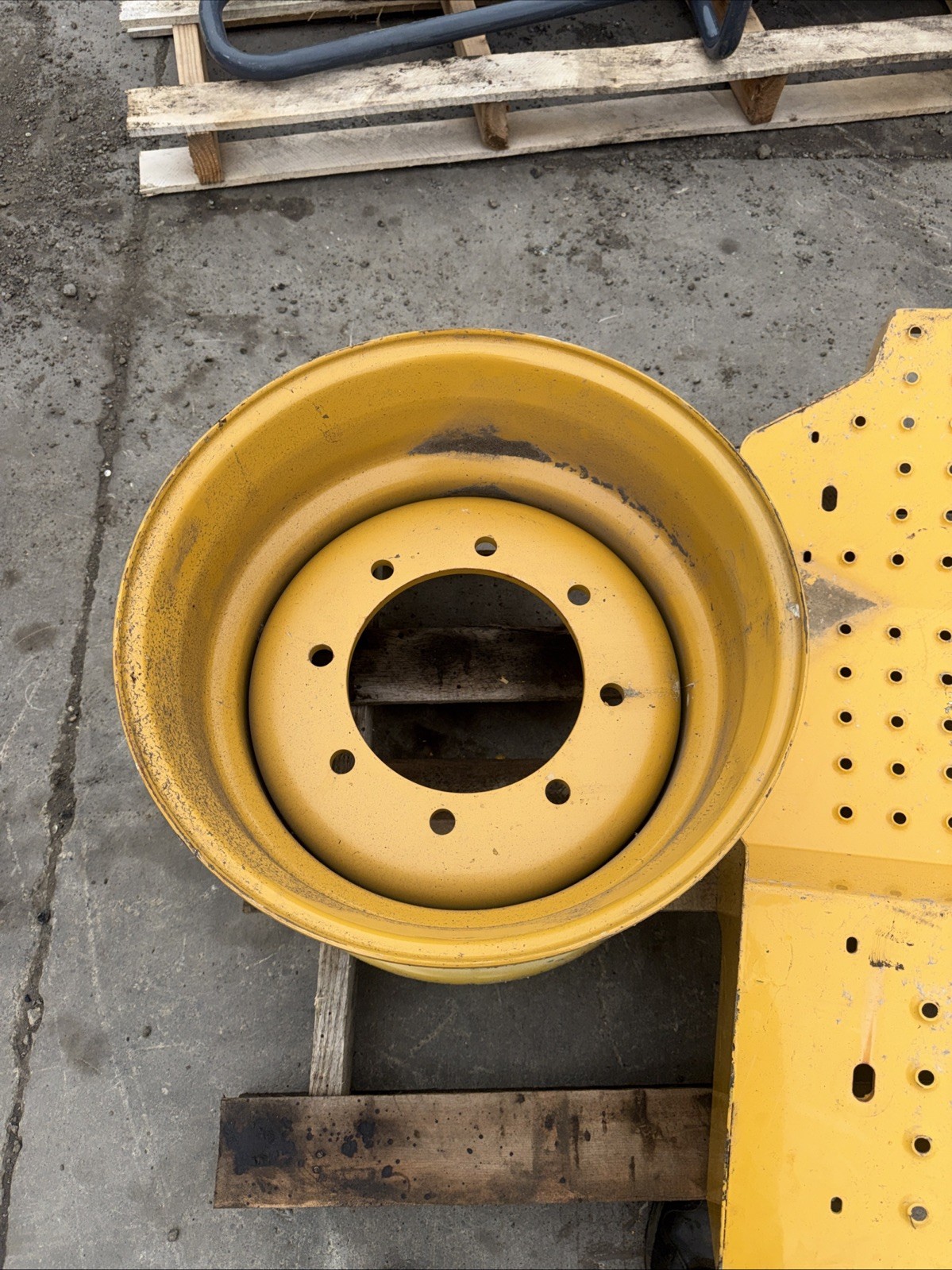 Cat 19.5x 12.25 272-5112 Rims Open Box New Cat 19.5x 12.25 272-5112 Rims Open Box New