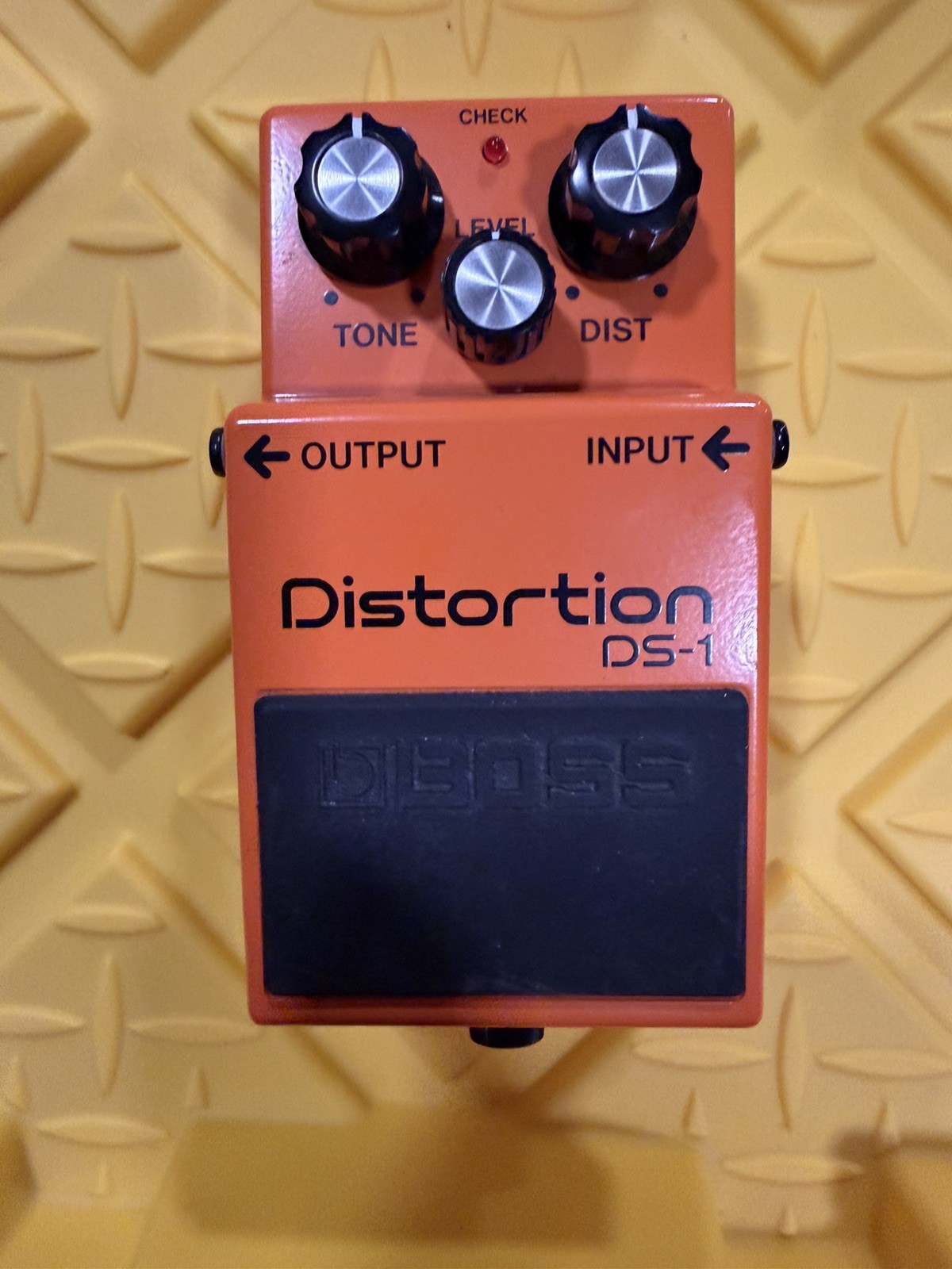 BOSS DS-1 Distortion Guitar Effects Pedal Made in Taiwan 2003 #MR54038 Vintage