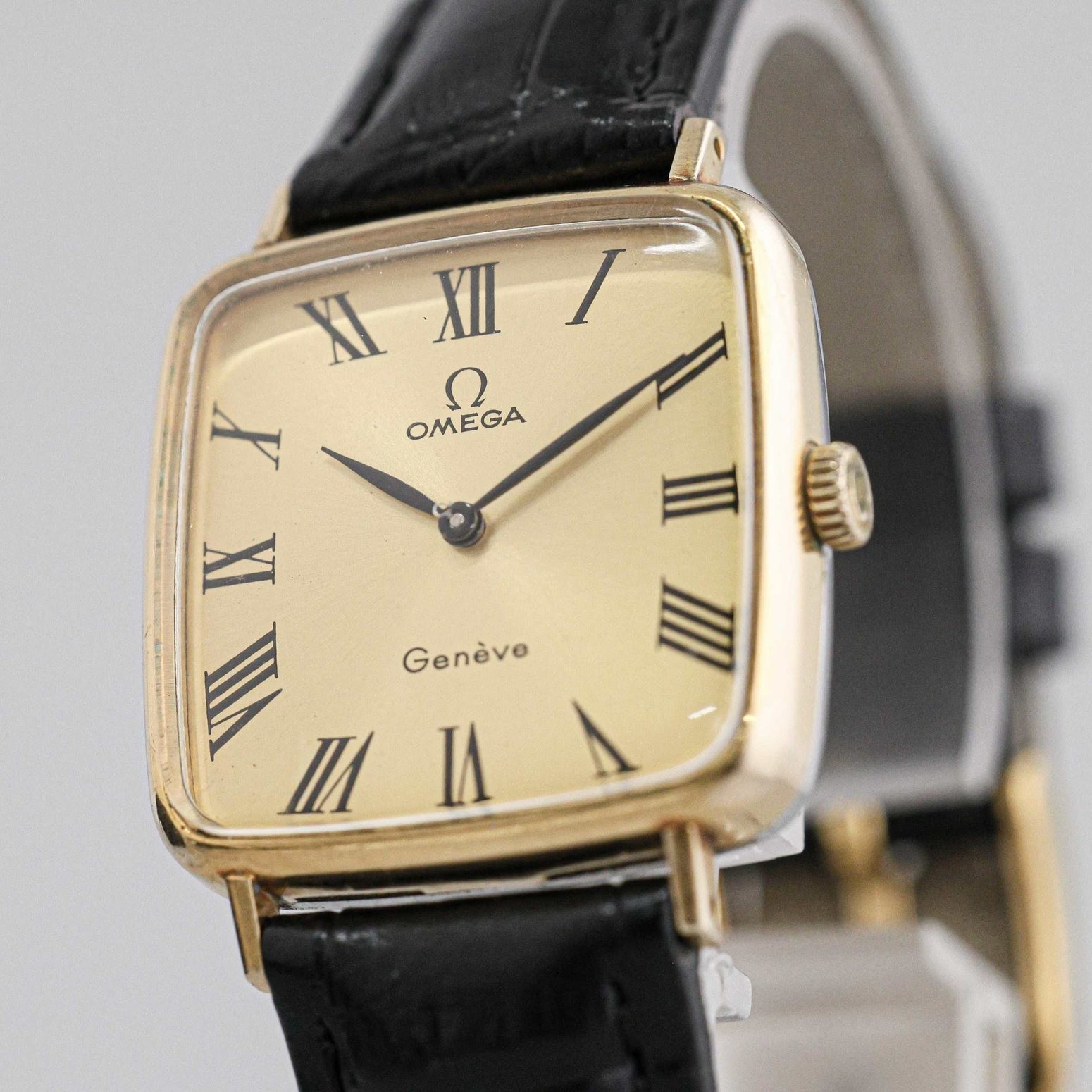 *NEAR MINT* Vintage OMEGA Geneve Cal.625 Hand Winding Gold Roman Dial 27mm Men\'s