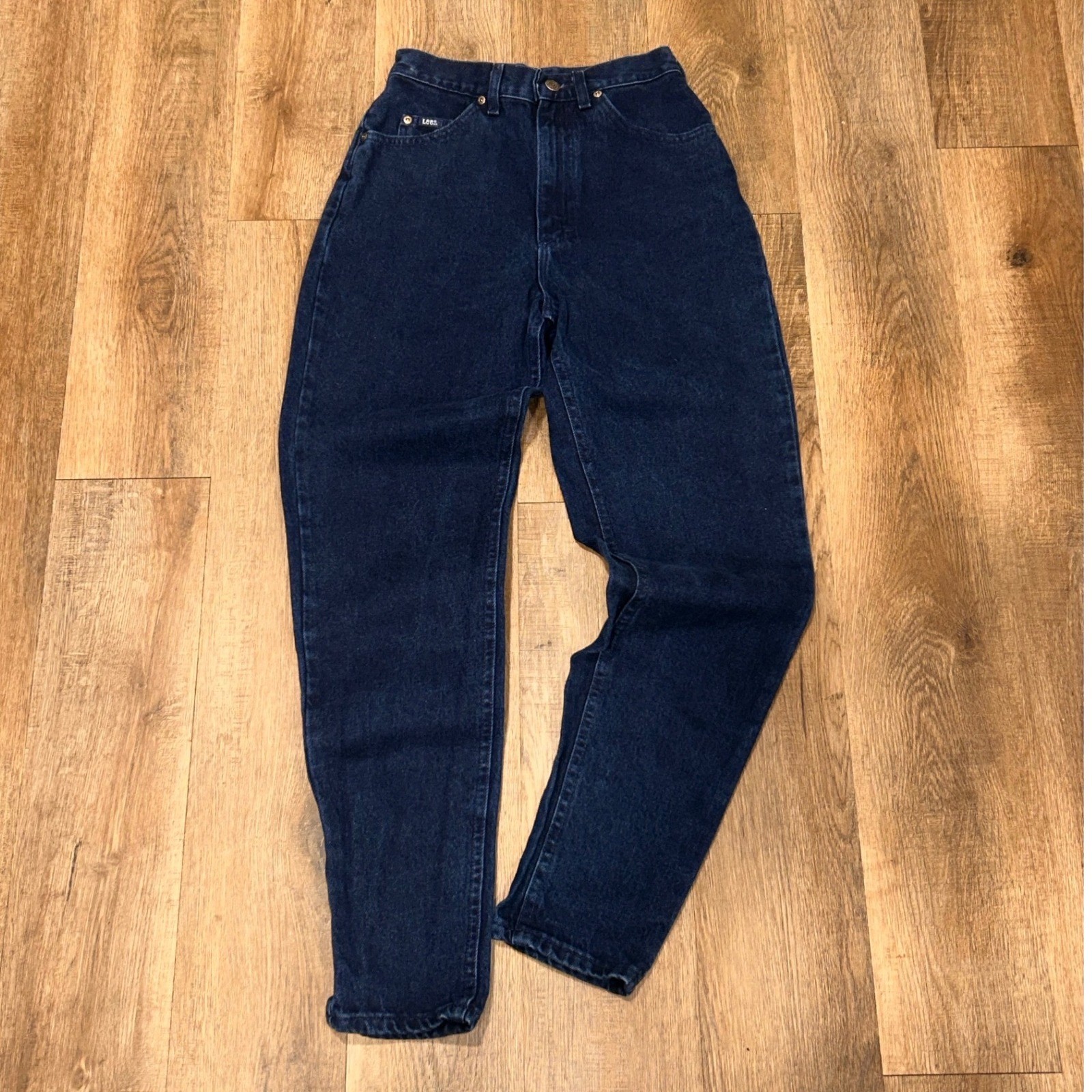 Vintage Lee High Waisted Mom Jeans Indigo Blue Tapered Leg Made in USA Size 6M Vintage Lee High Waisted Mom Jeans Indigo Blue Tapered Leg Made in USA Size 6M