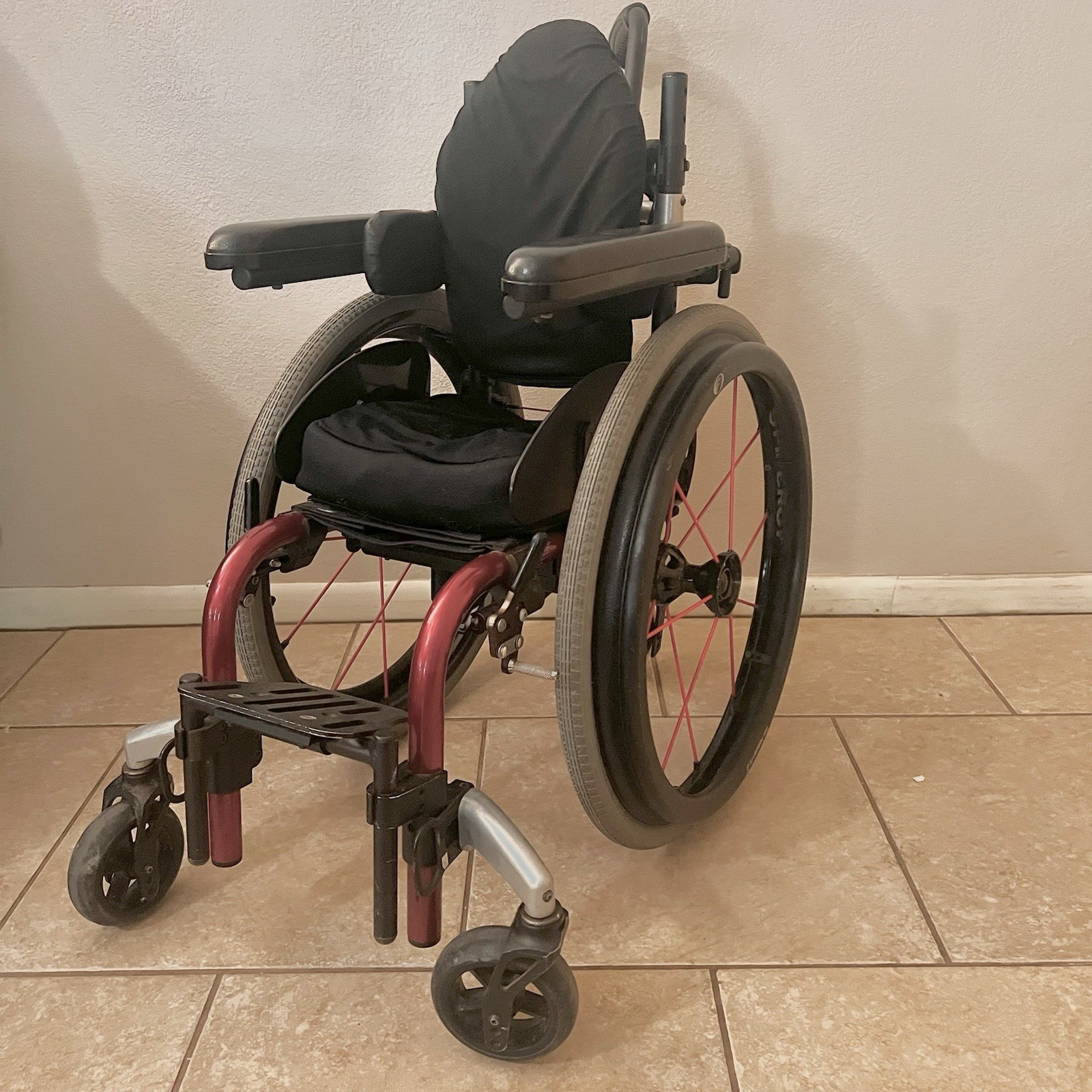 Ki Mobility Little Wave Clik Pediatric Wheelchair Comfort Seat & Footrest 10x10